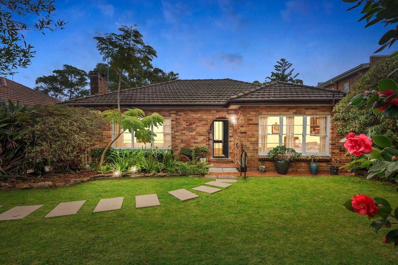 15 Heights Crescent, Middle Cove, NSW 2068 Leased House Ray White