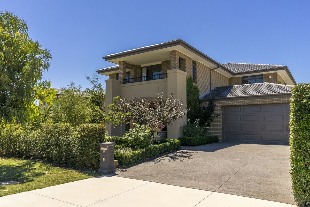 18 Traminer Row, Werribee, VIC 3030