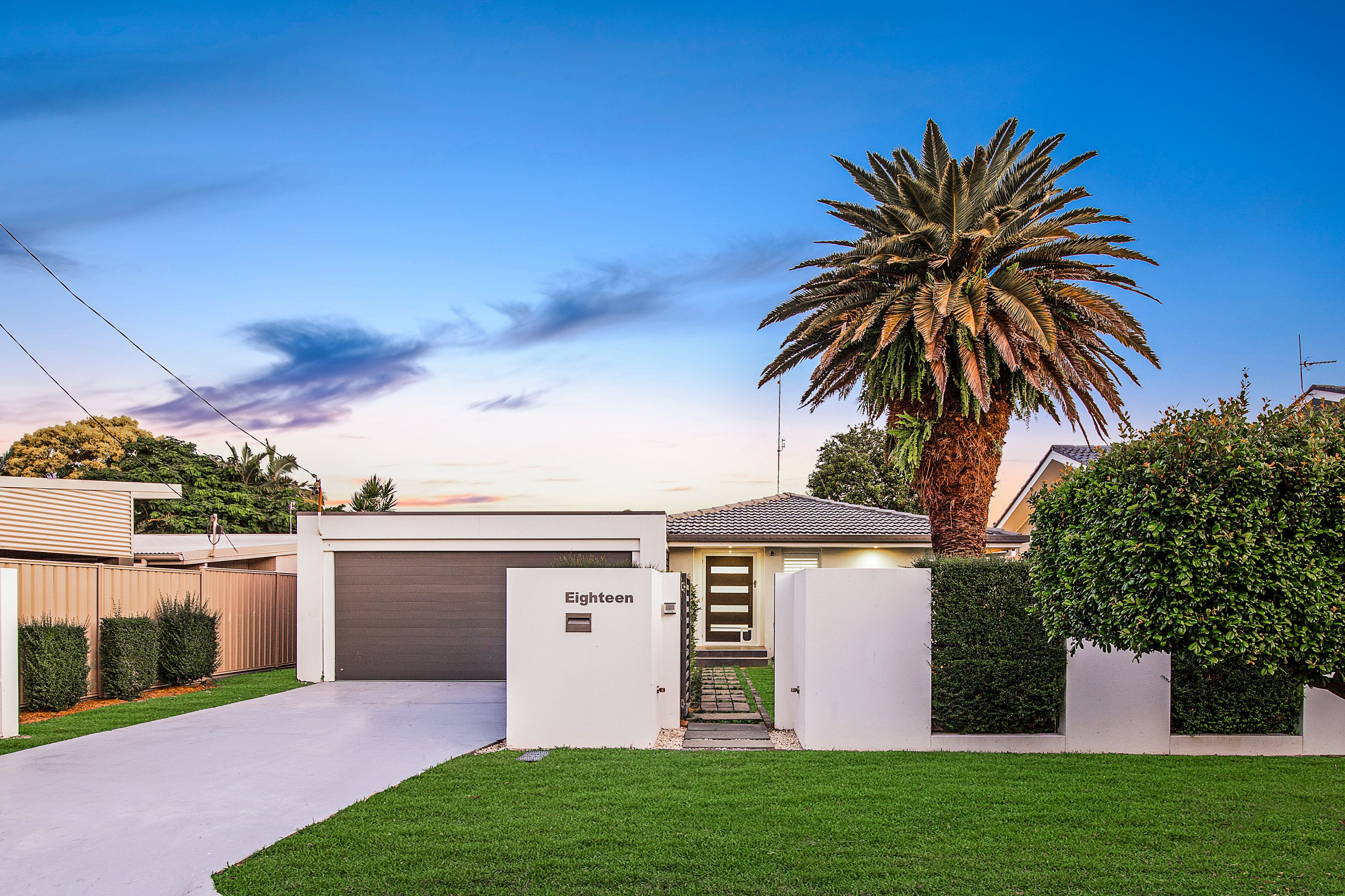 18 Coogeen Street, Sorrento, QLD 4217