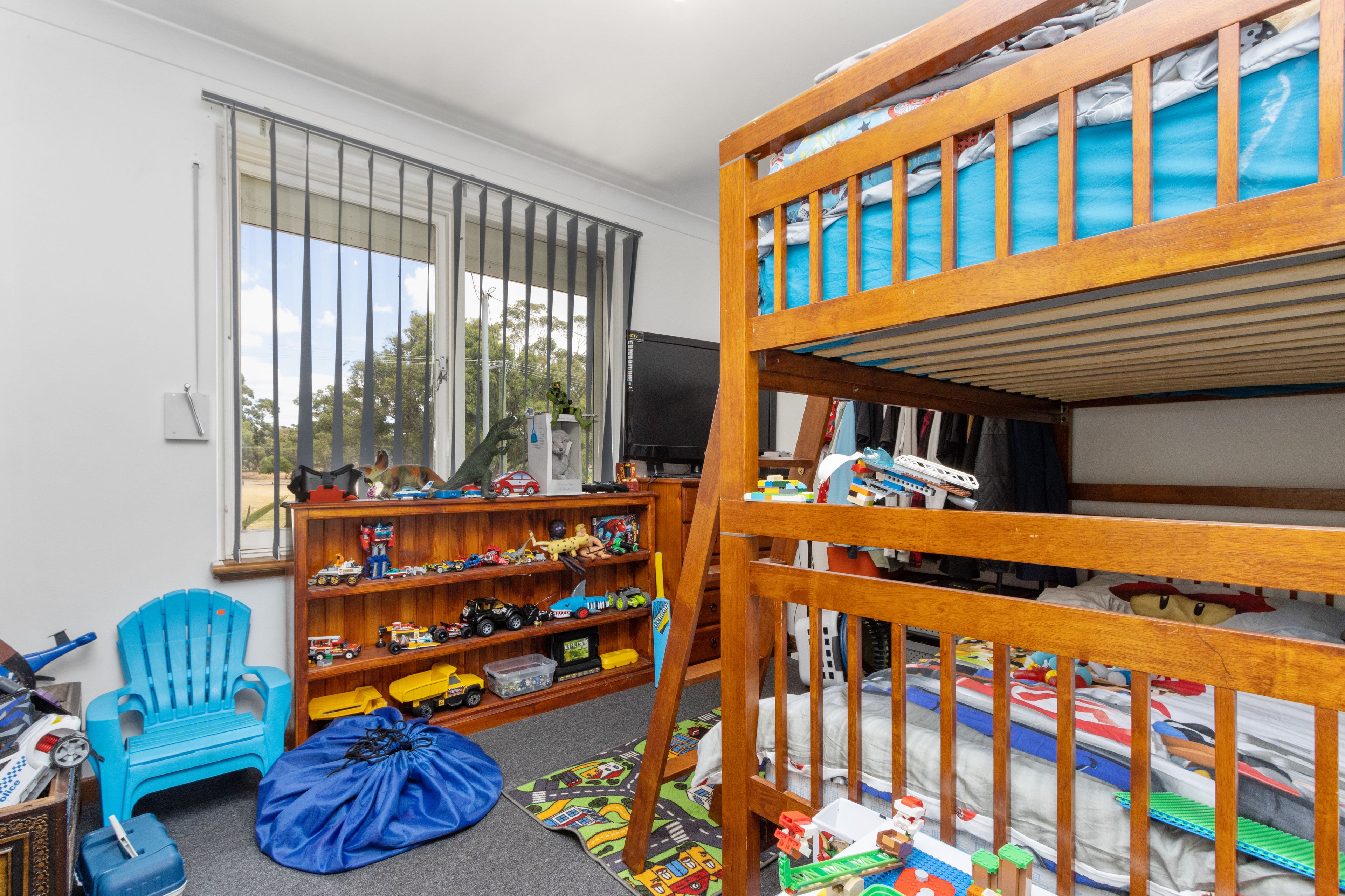 11 Ellesmere Road, Swan View, WA 6056