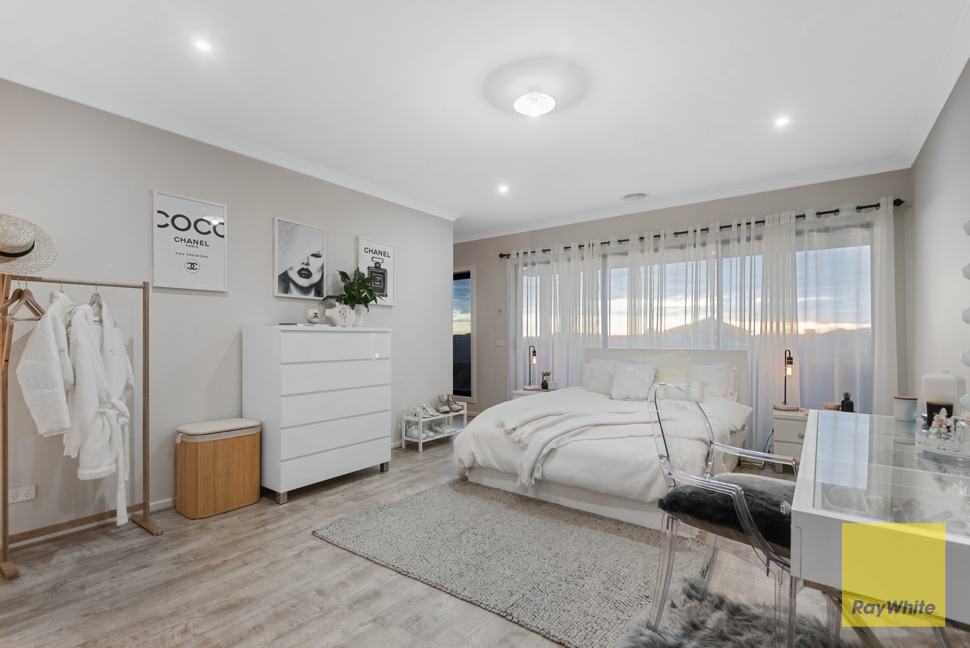 16 Patera Grove, FRASER RISE, VIC 3336