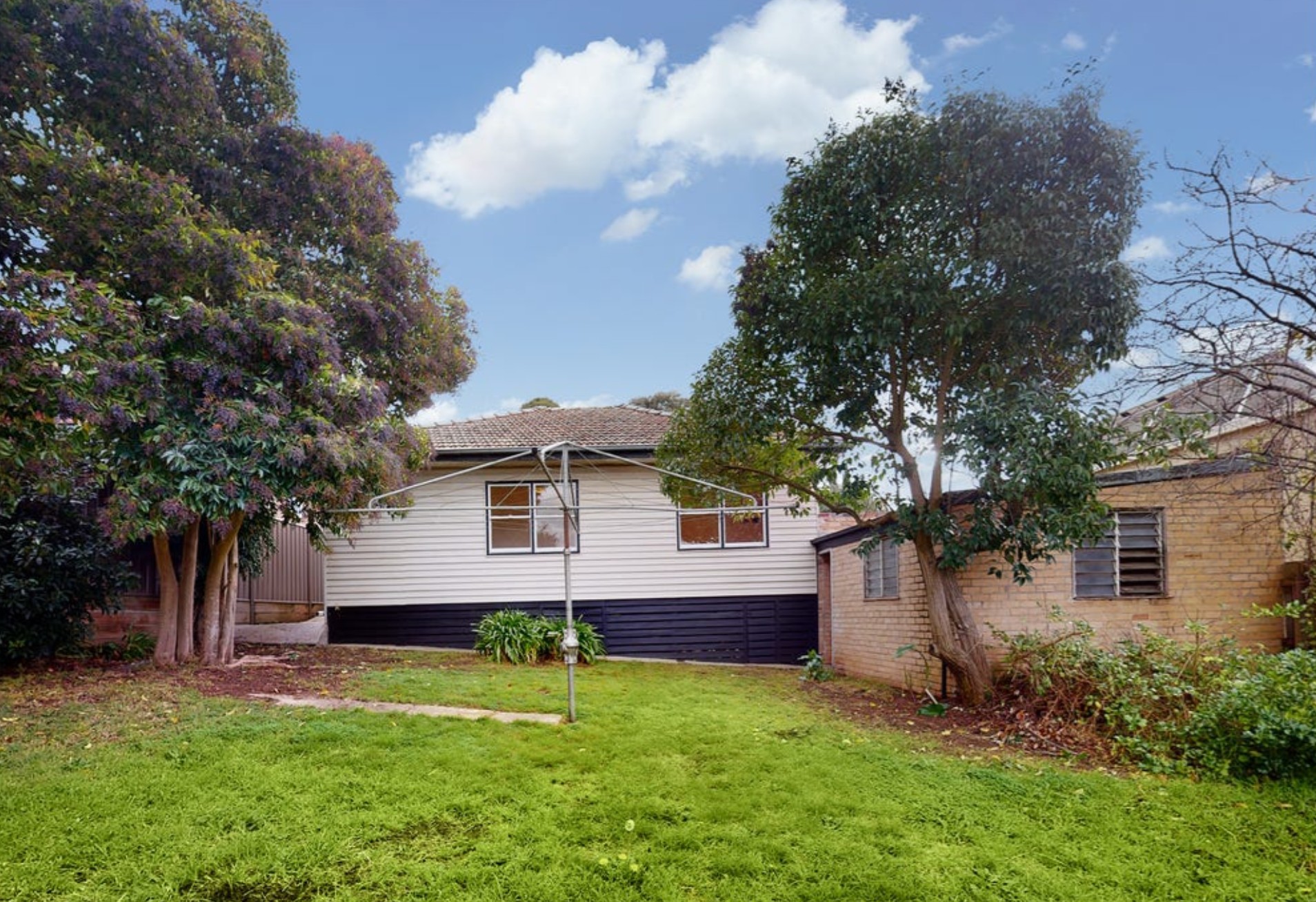 28 Loch Crescent, Strathmore, VIC 3041
