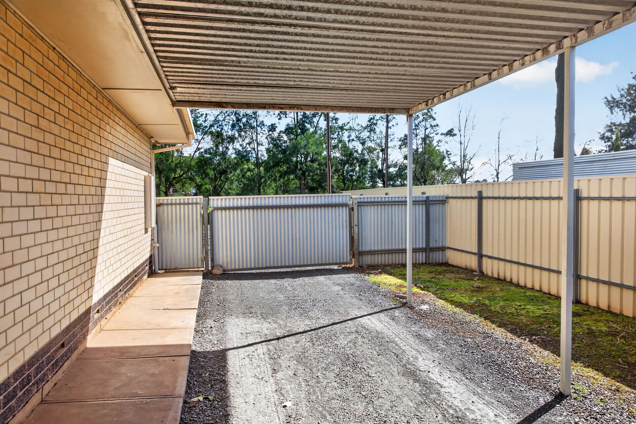 10 Dixon Road — photo 14 of 20