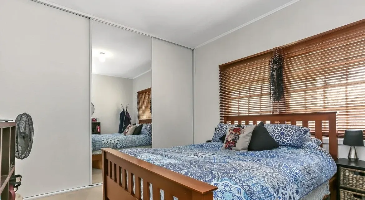 12 Bridport Street — photo 4 of 10