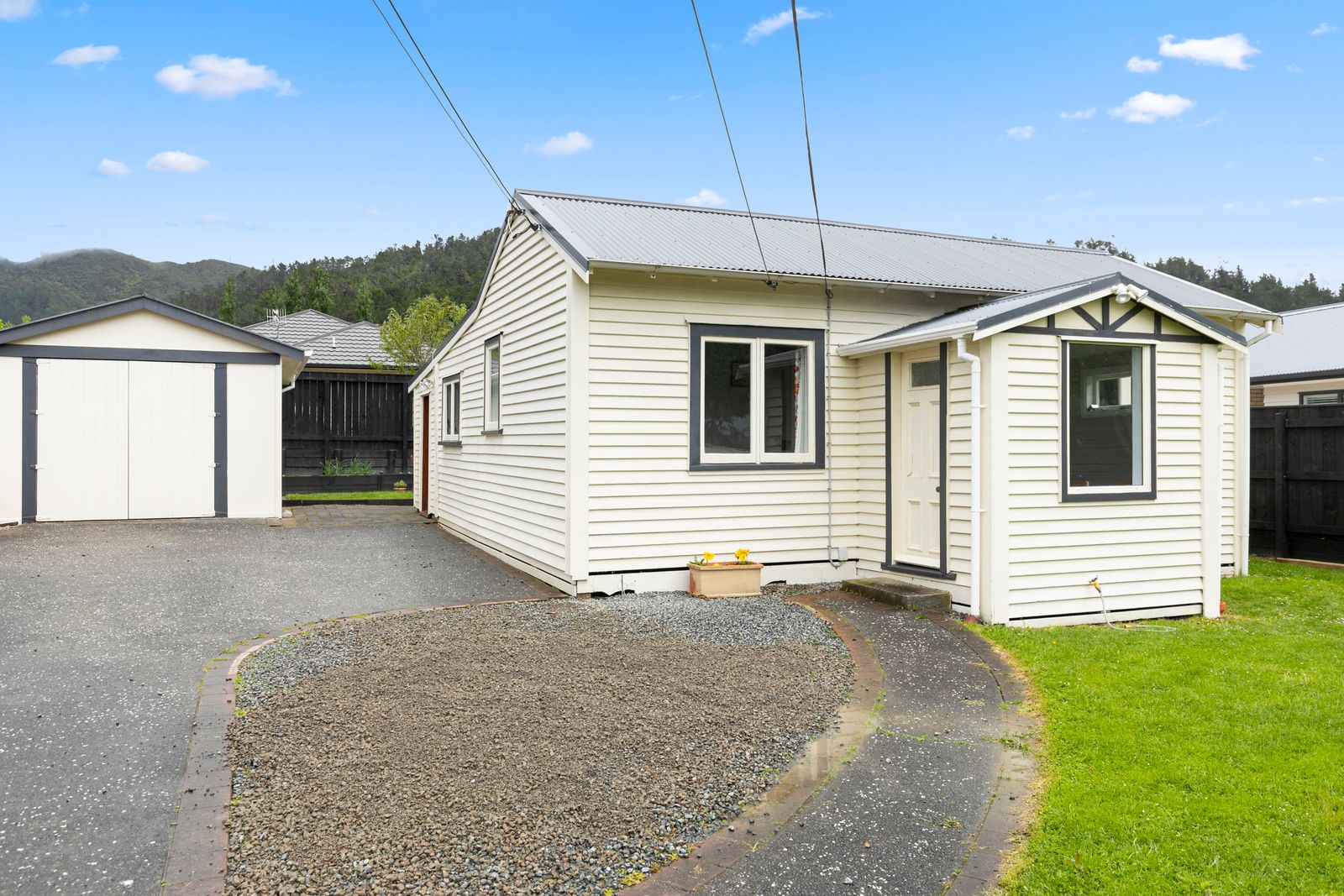 21a Korau Grove, Stokes Valley, Lower Hutt City
