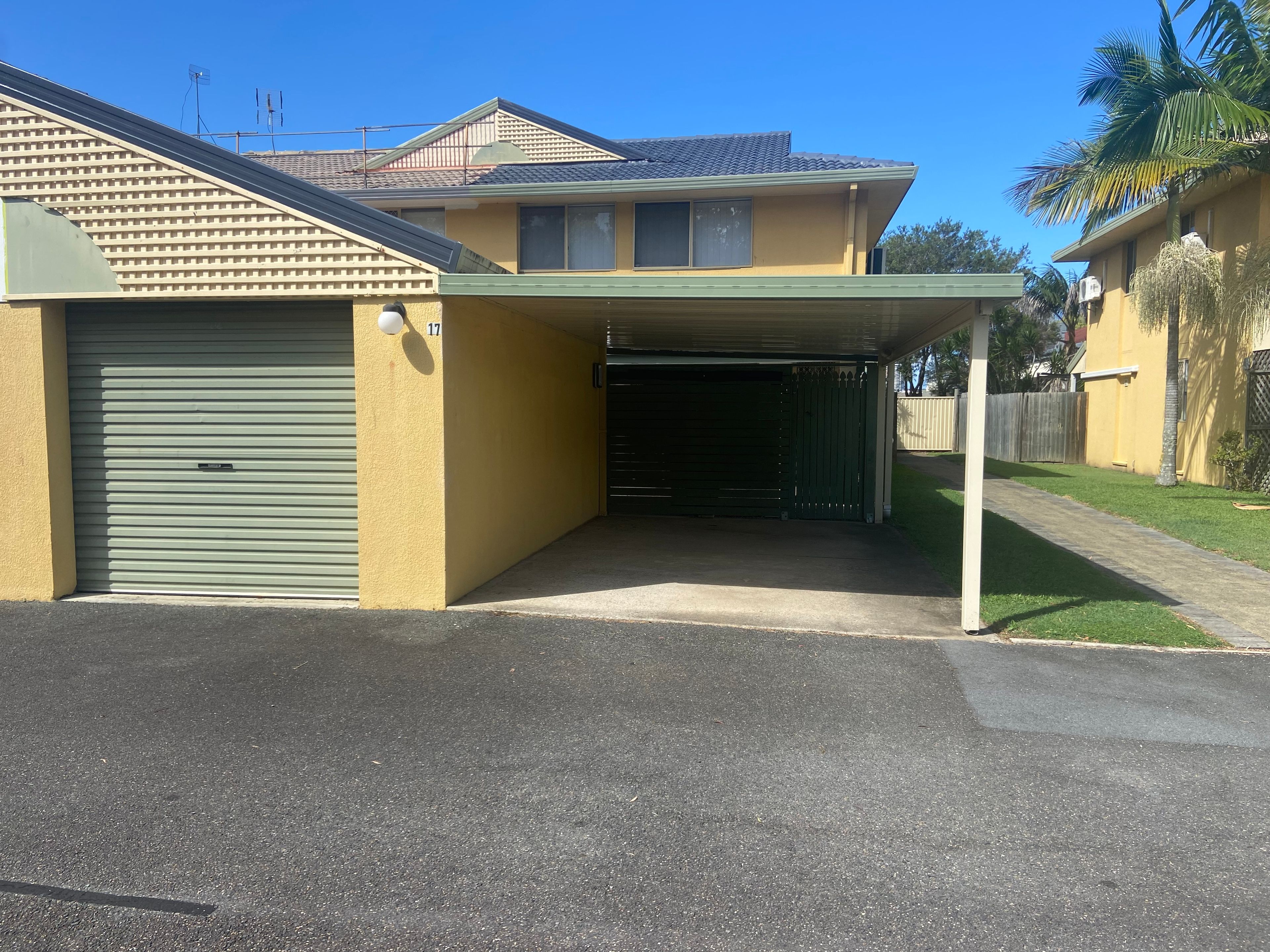17/469 Pine Ridge Road, Runaway Bay, QLD 4216