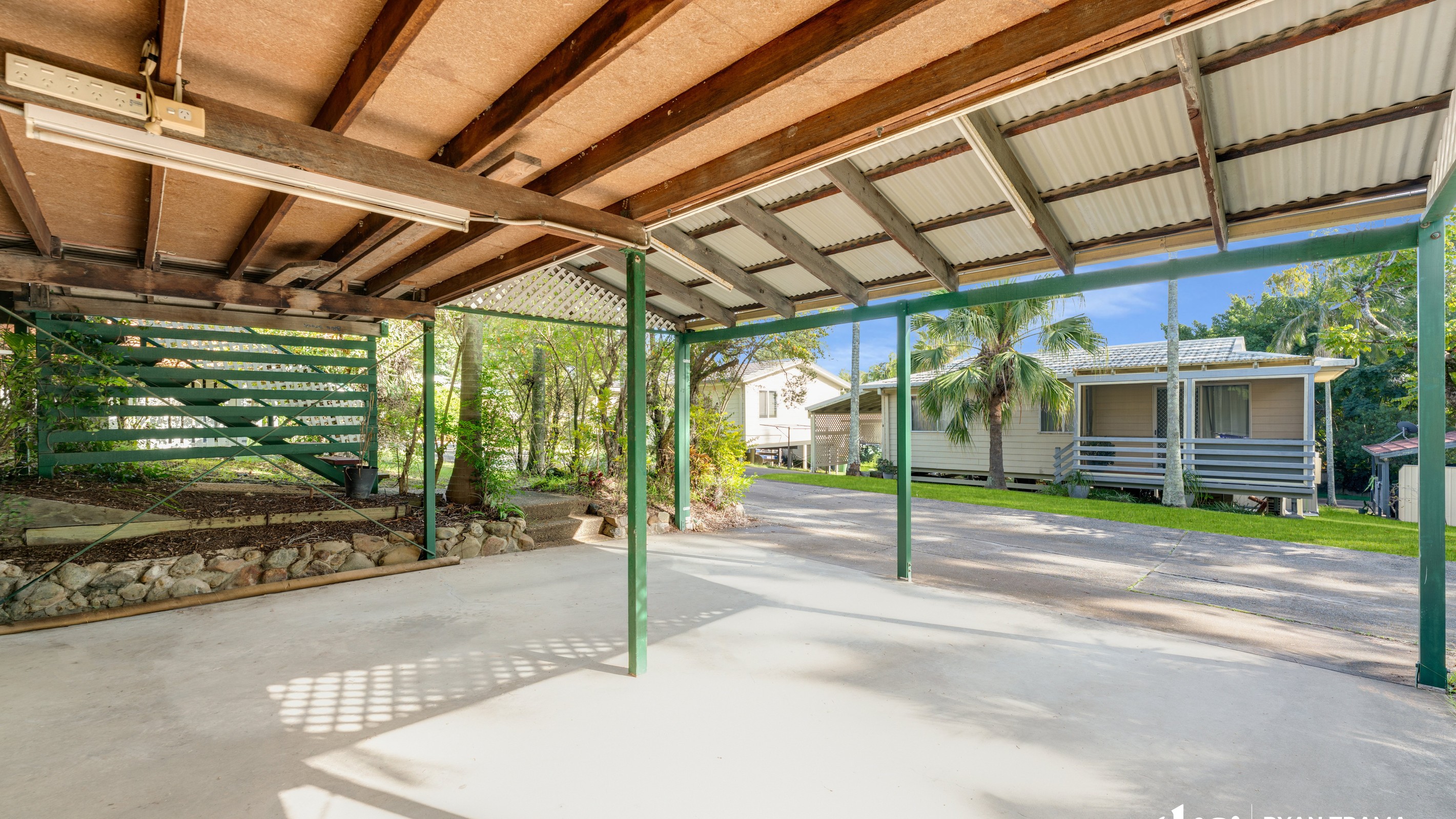 2 Willow Tree Close, Stapylton, QLD 4207