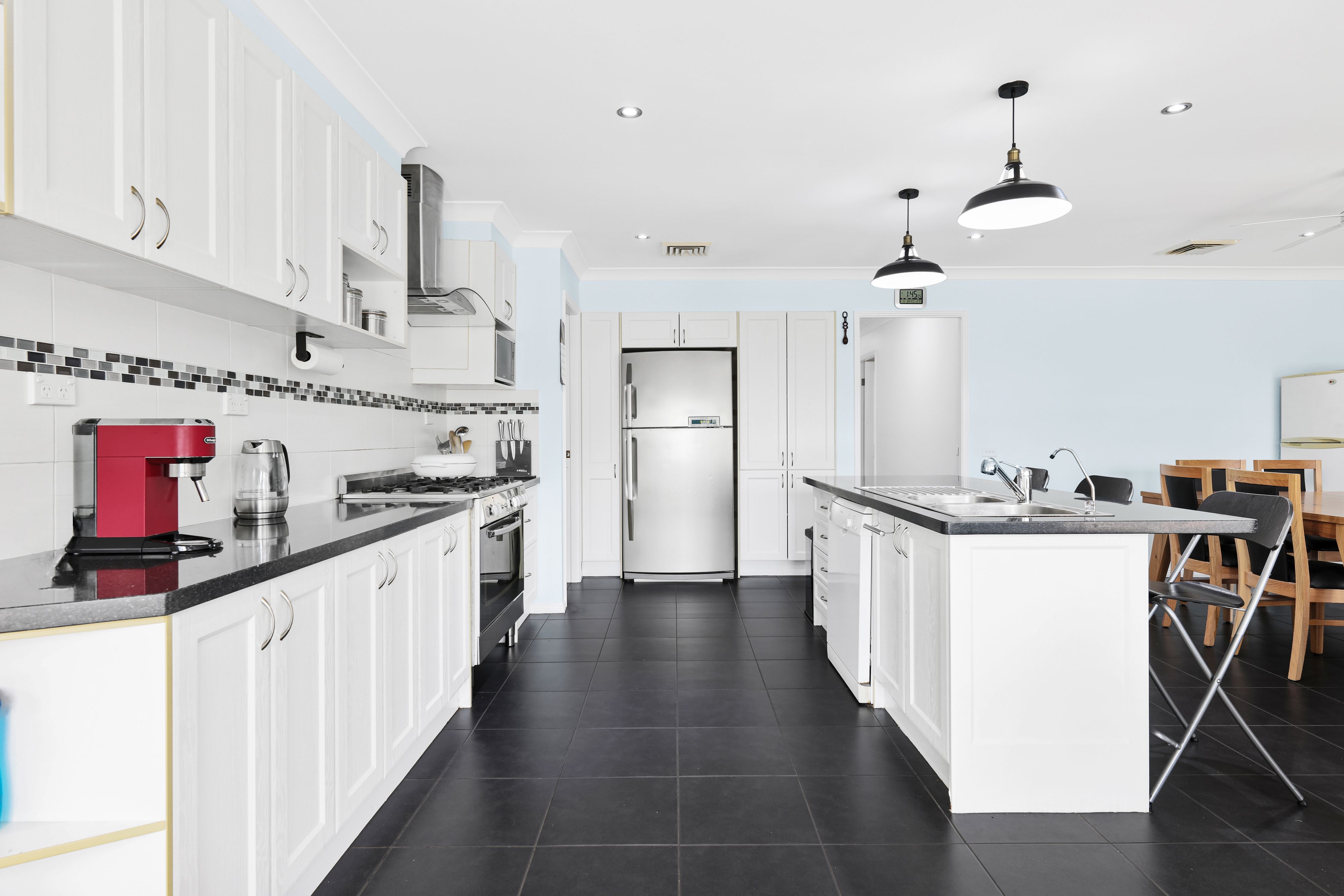15 Illawarra Drive, St Clair, NSW 2759