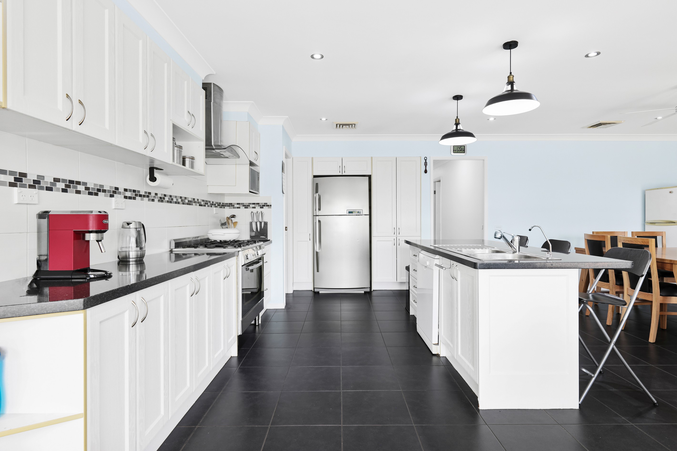 15 Illawarra Drive, St Clair, NSW 2759