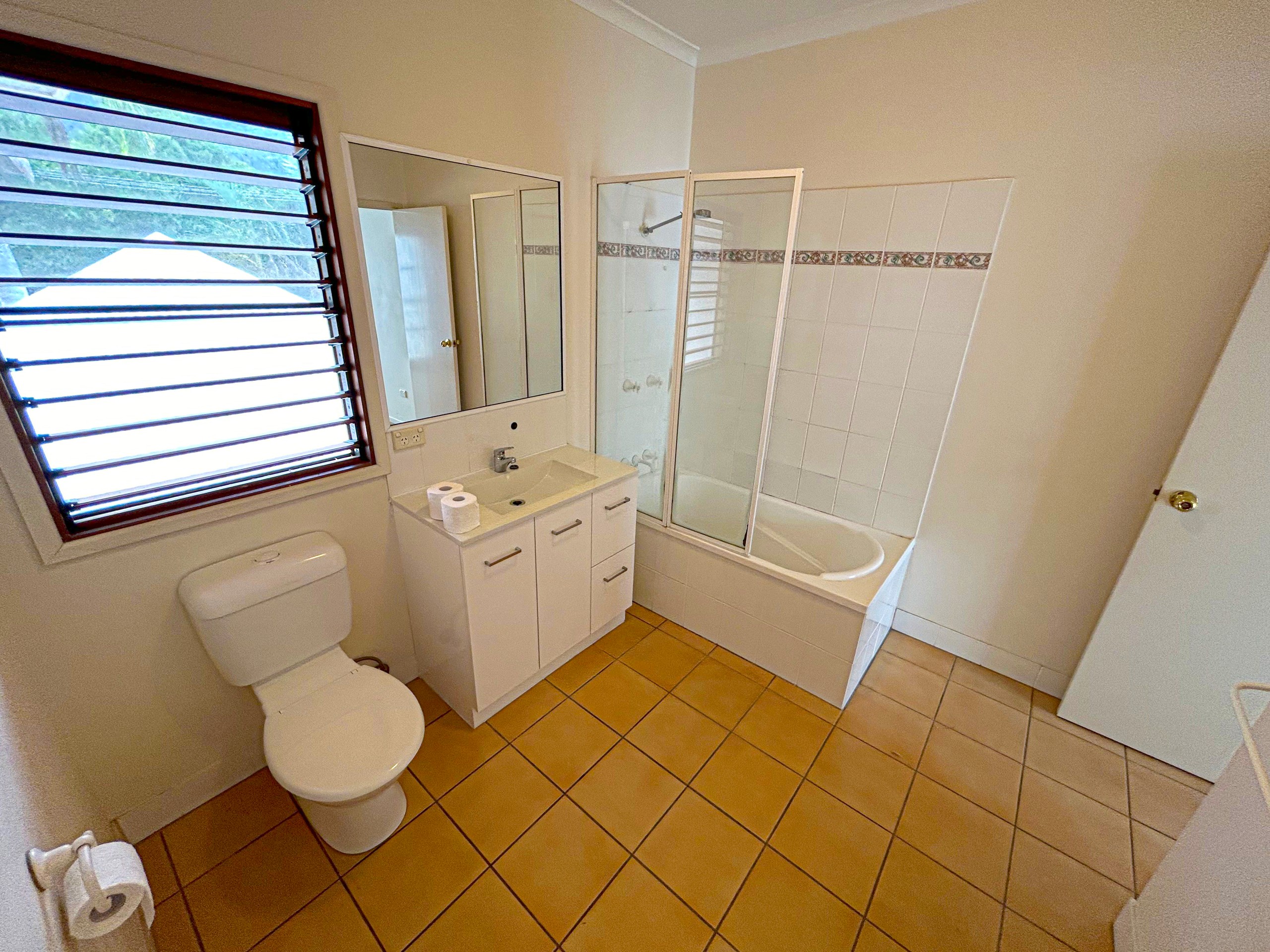 4/7 Harpa Street, Palm Cove, QLD 4879