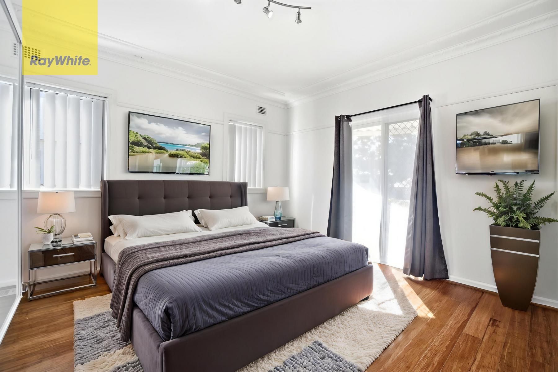 20 Earls Avenue — photo 8 of 12
