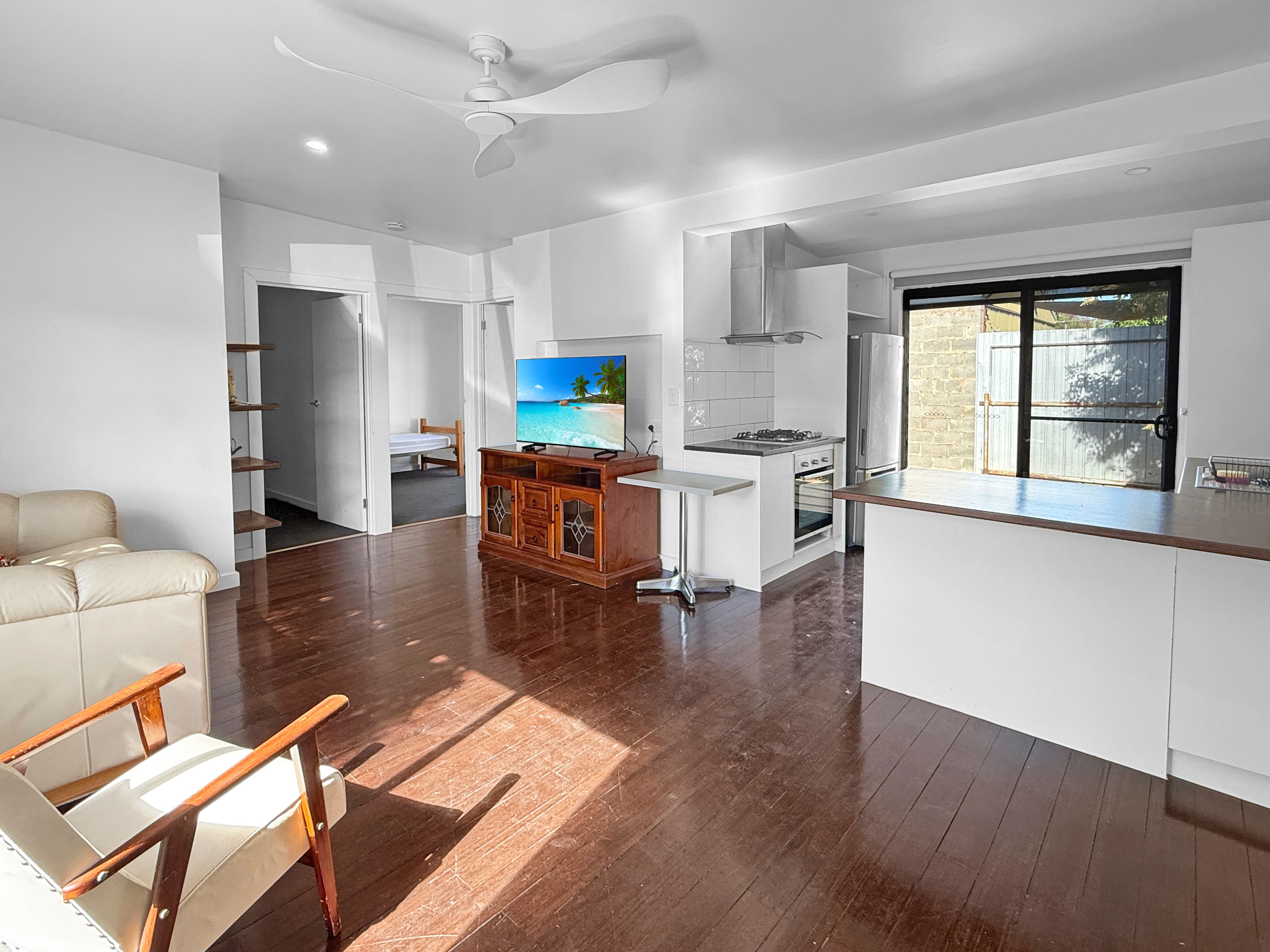 3/6 Charman Avenue — photo 6 of 13