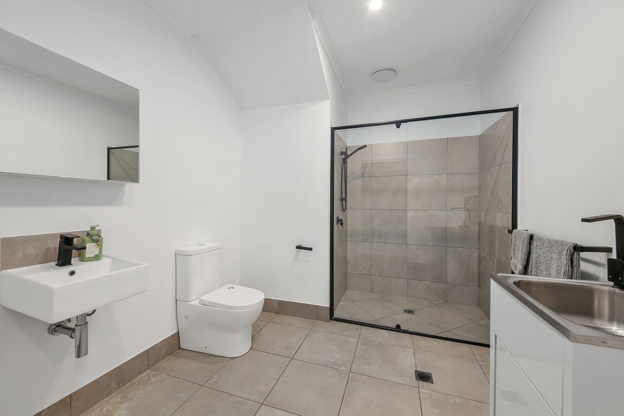 6 Olivia Crescent — photo 13 of 14
