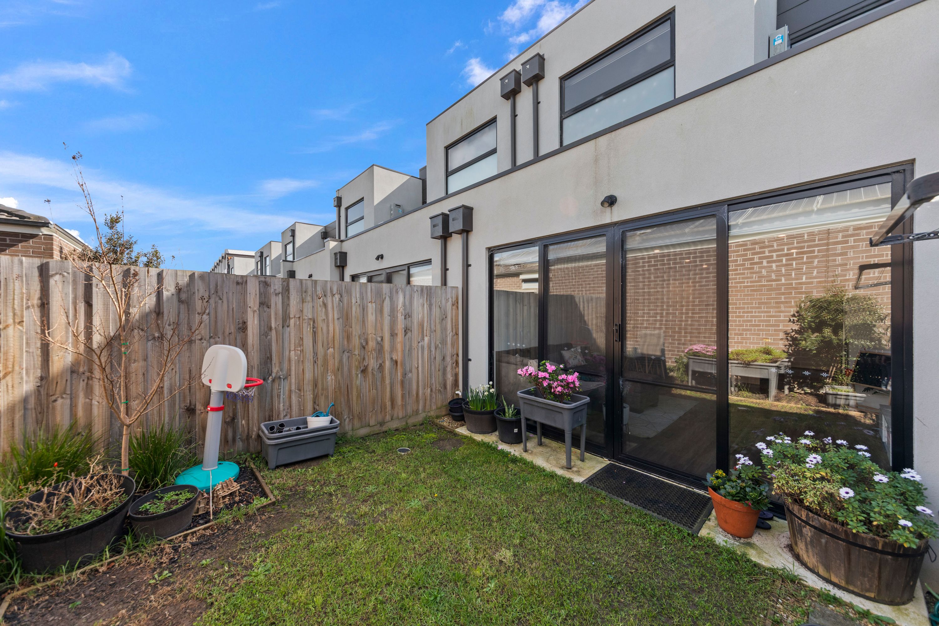 34 Hawkesbury Street — photo 14 of 20