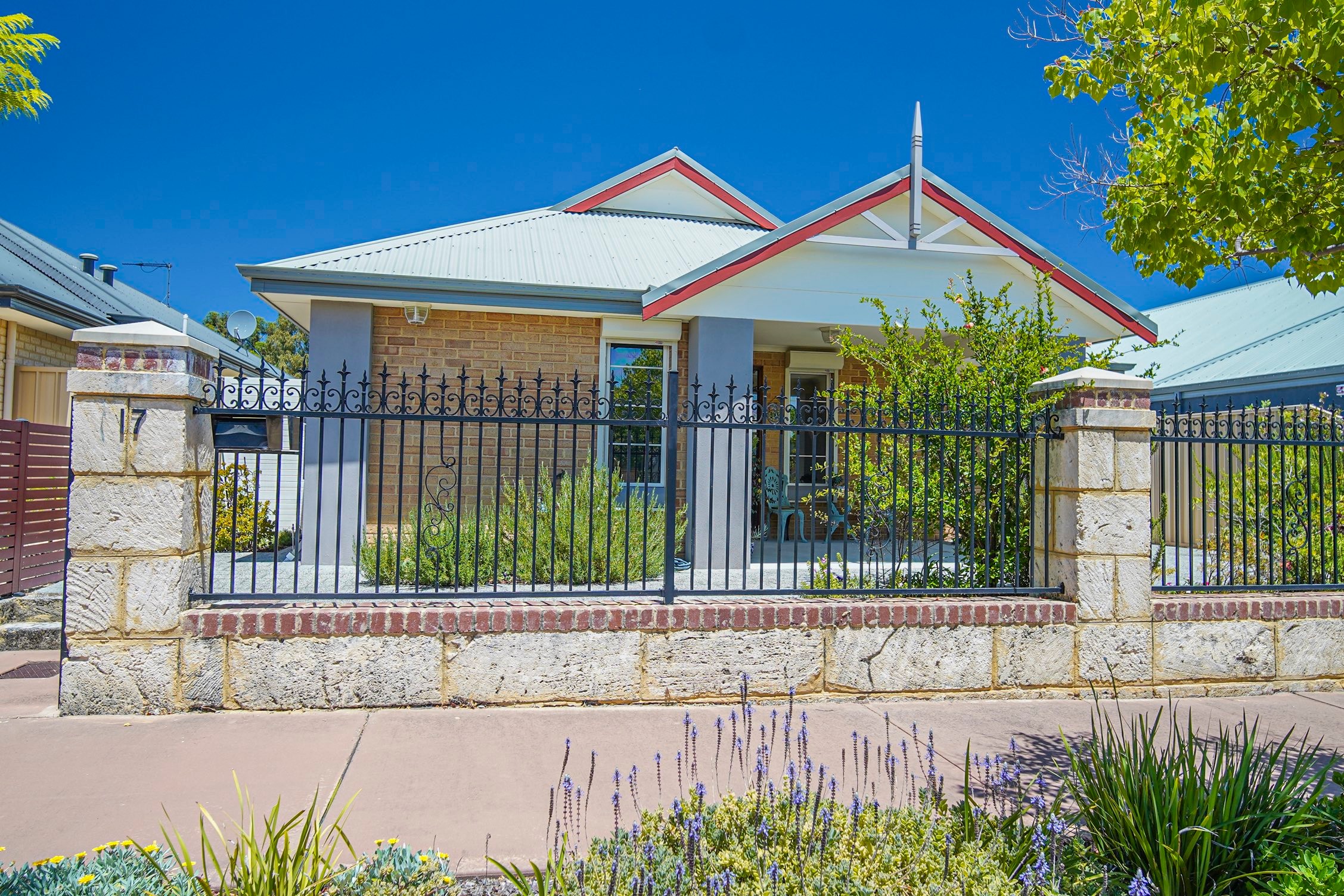 17 The Embankment, South Guildford, WA 6055