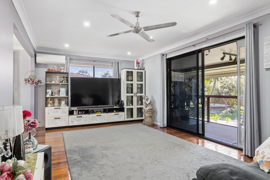 21 Strathford Avenue, Albany Creek, QLD 4035