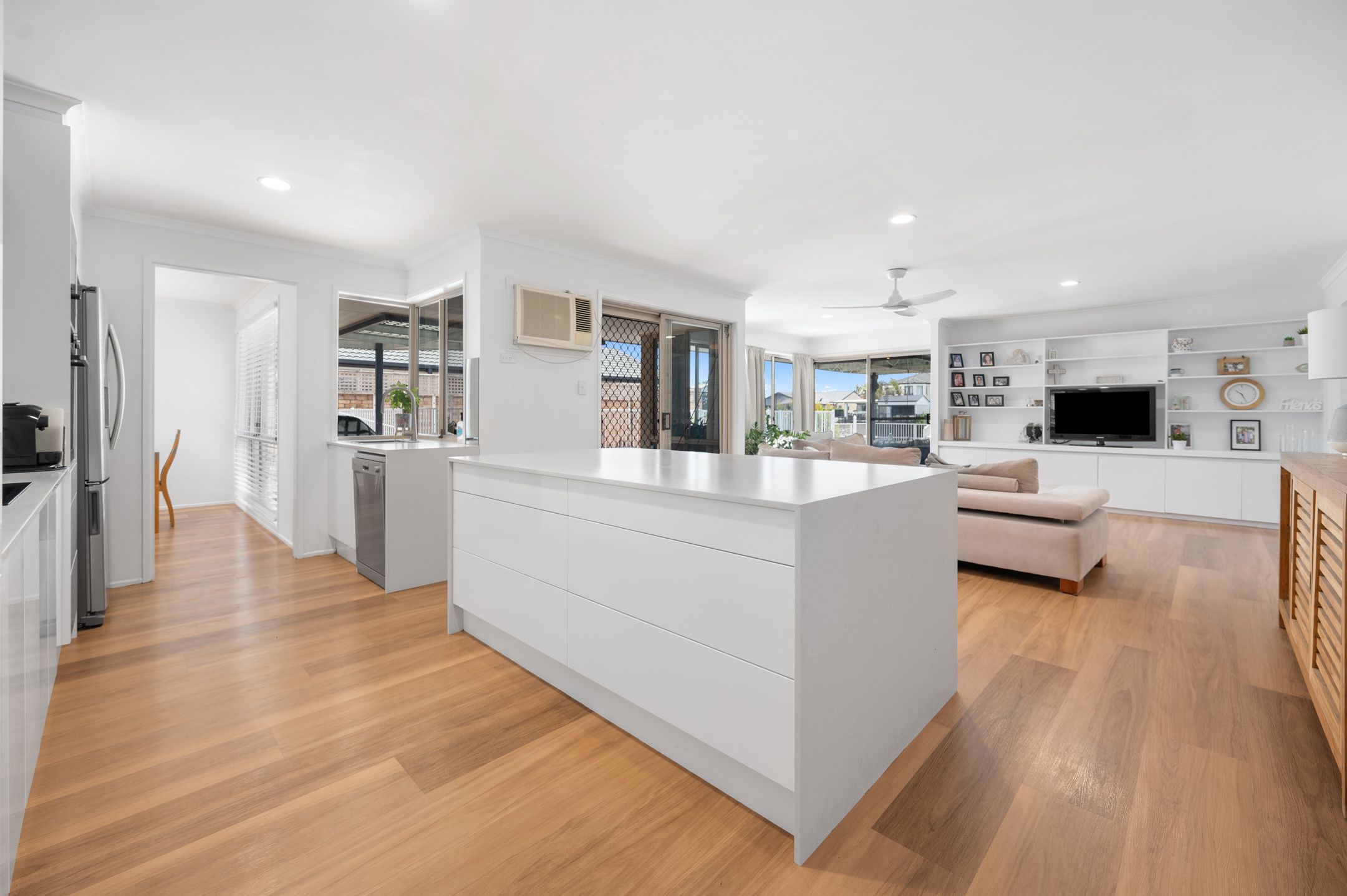 11 Nirvana Court, Runaway Bay, QLD 4216
