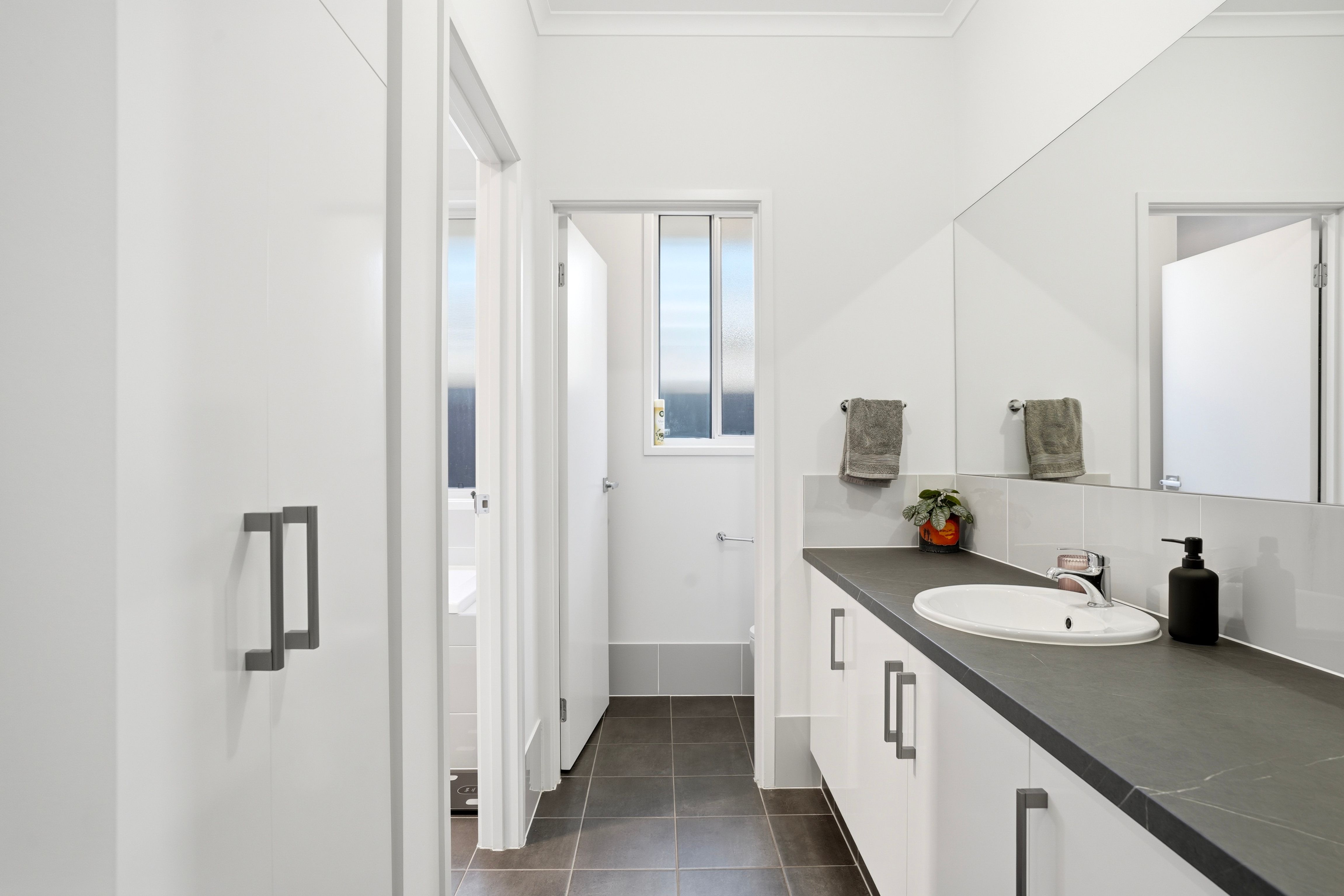38 Philip Avenue — photo 10 of 13