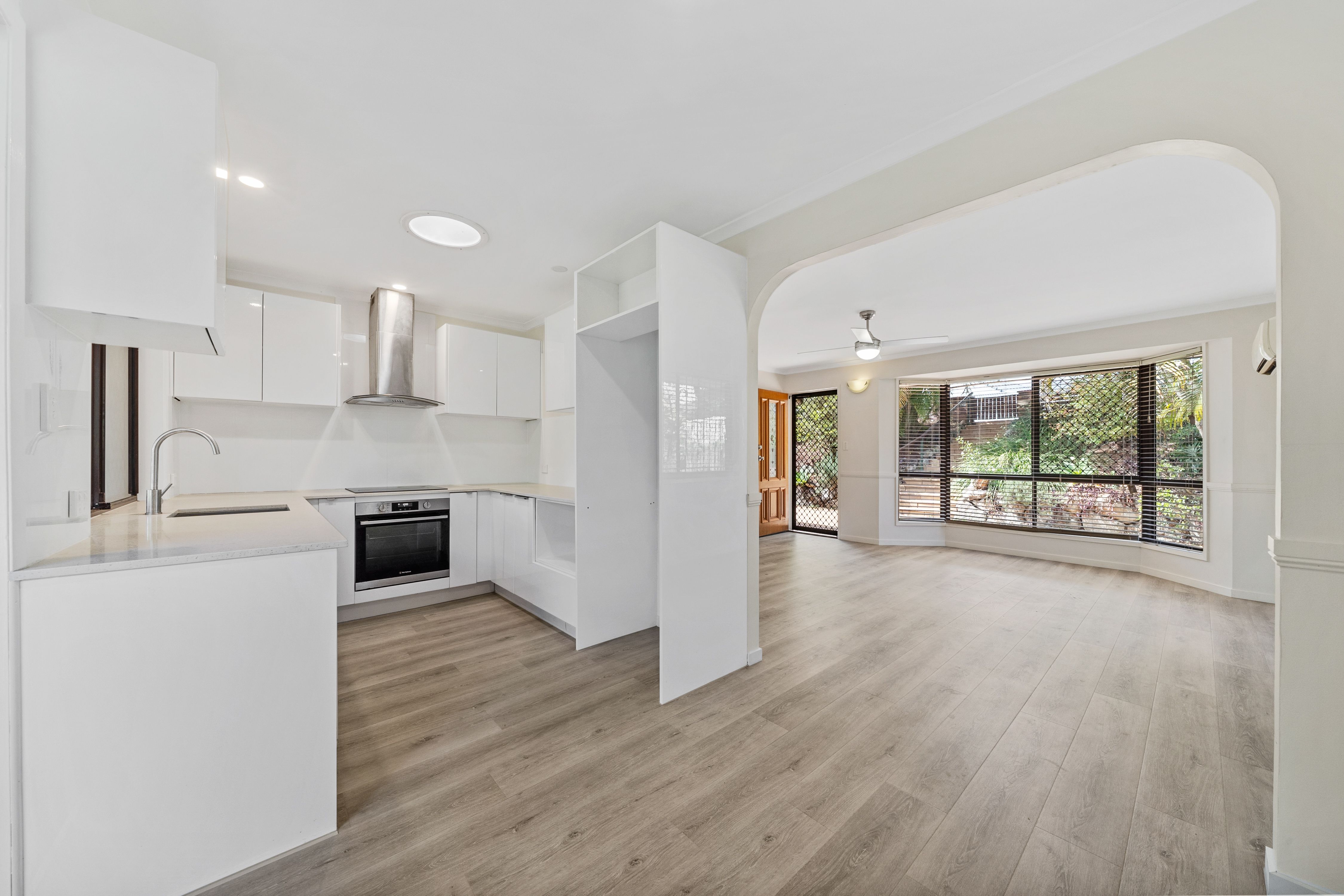 23 Truman Crescent — photo 8 of 20
