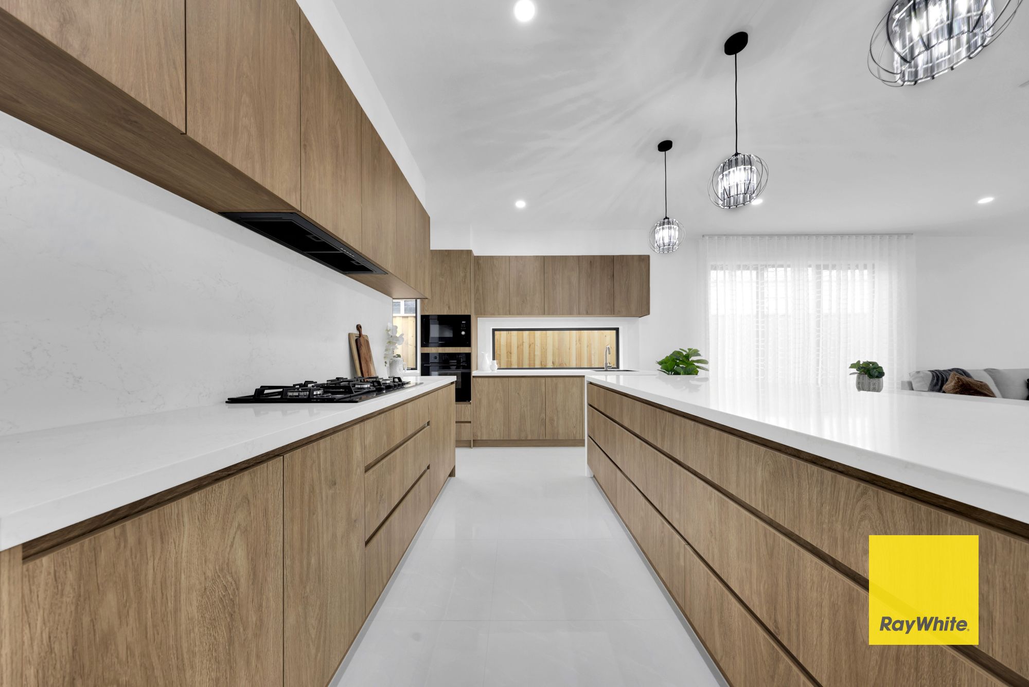 20 Gould Crescent — photo 11 of 19