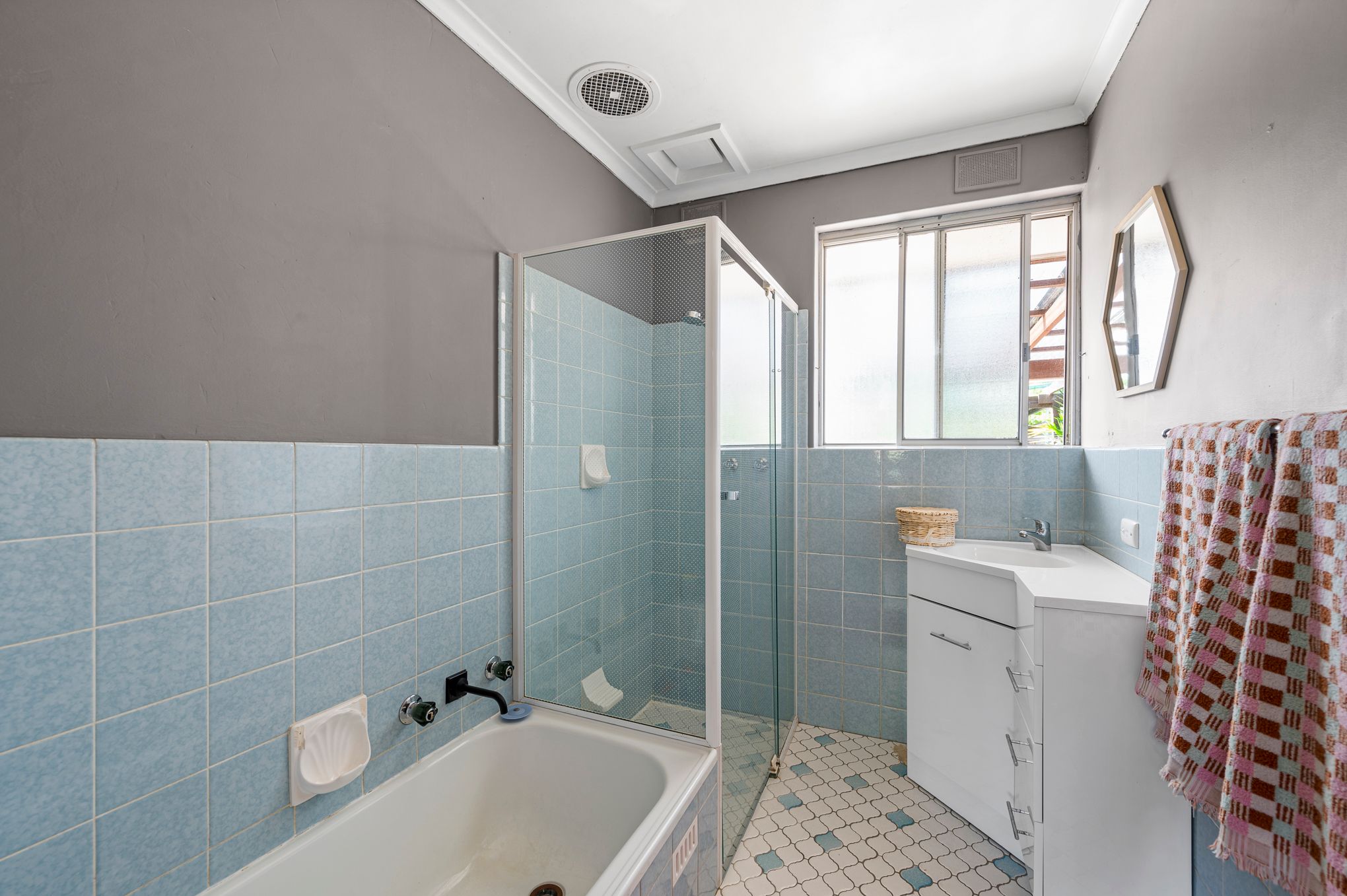 37 Petersen Crescent — photo 18 of 30