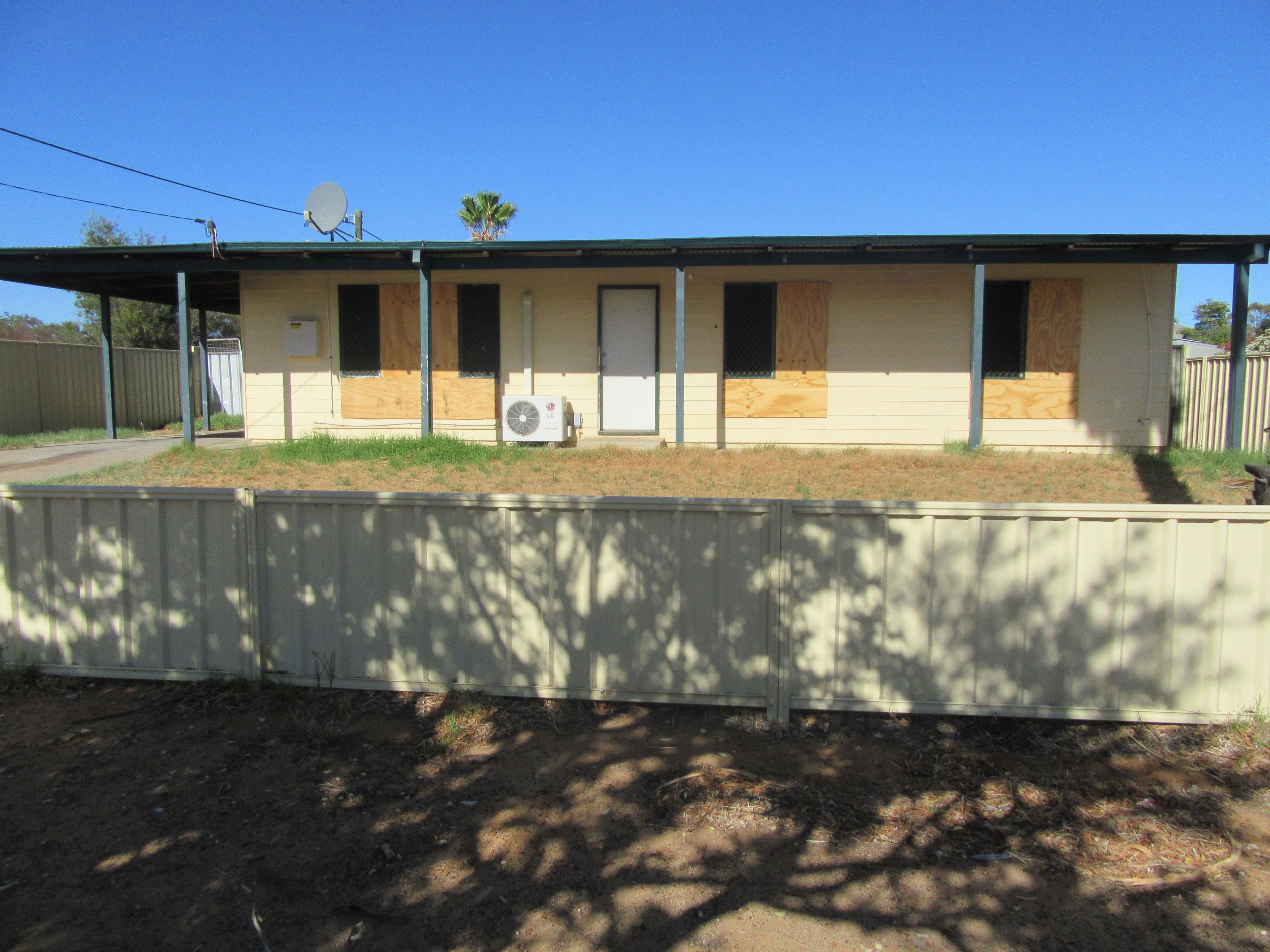 19 Railway Avenue, Carnamah, WA 6517