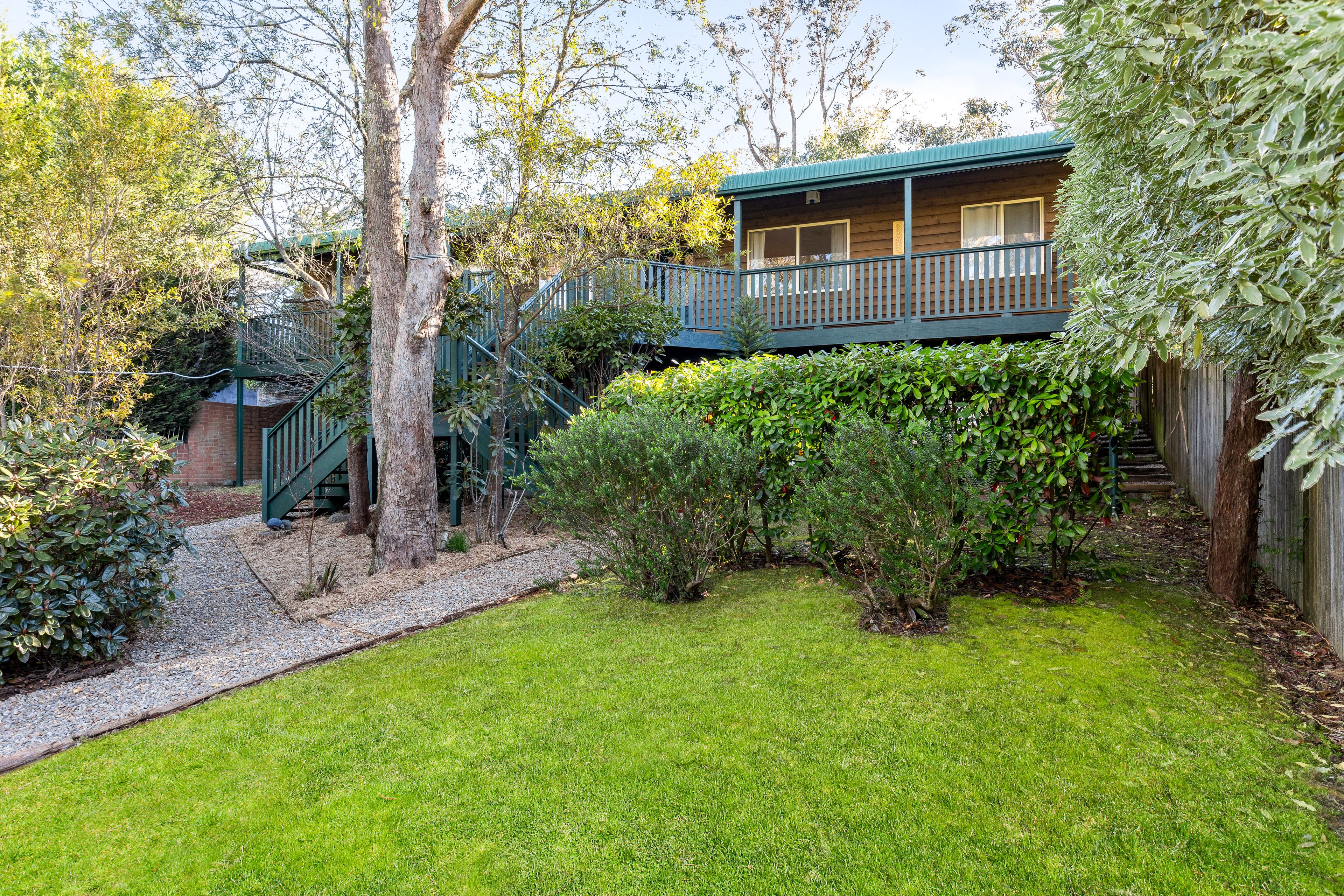 42 Flora Street, Wentworth Falls, NSW 2782