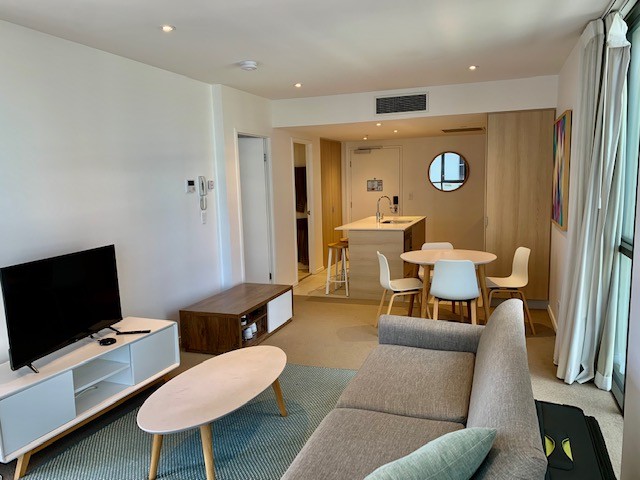 802/2663 Gold Coast Highway, Broadbeach, QLD 4218