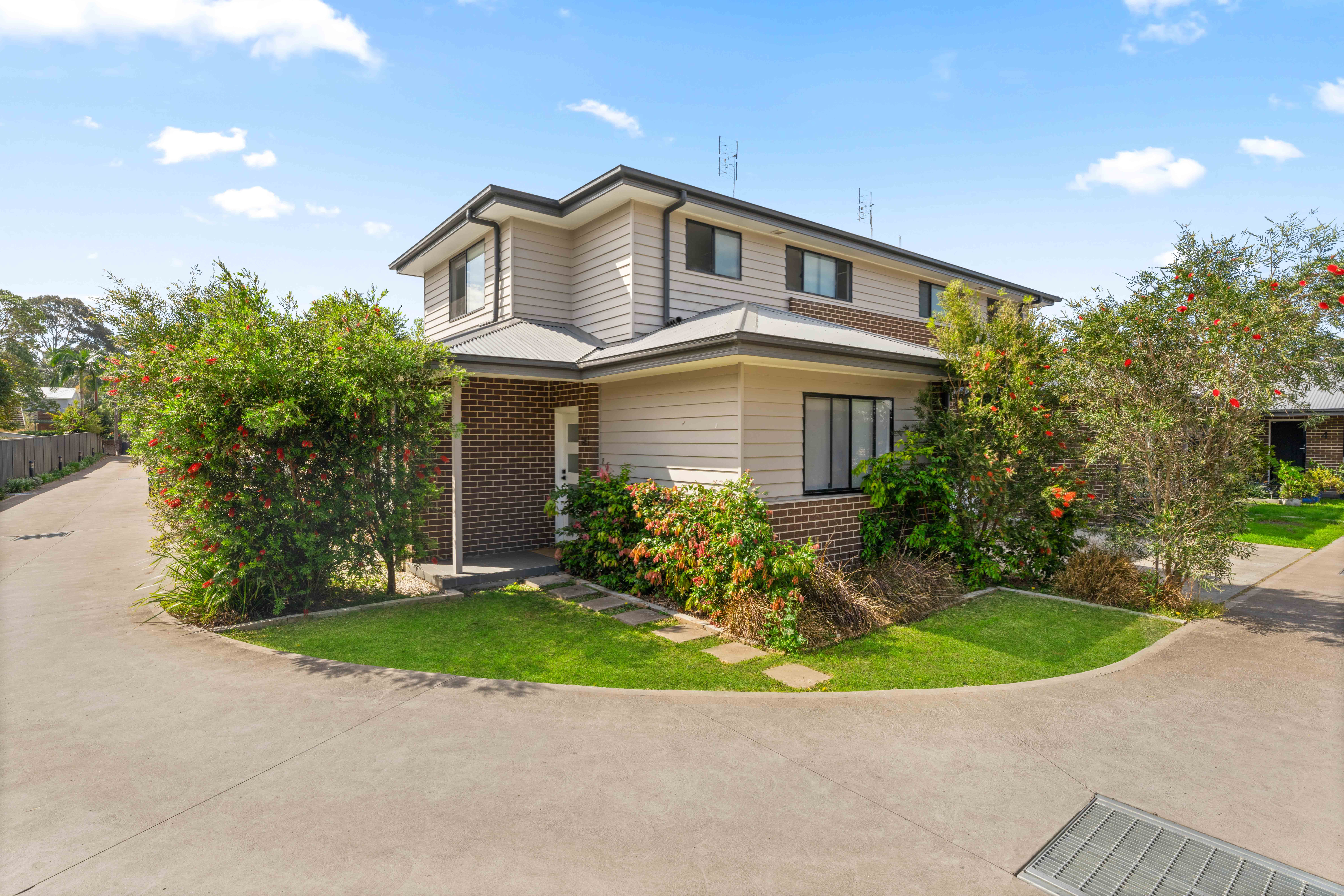 2/54a Hillcrest Avenue — photo from Ray White Shoalhaven Central Group