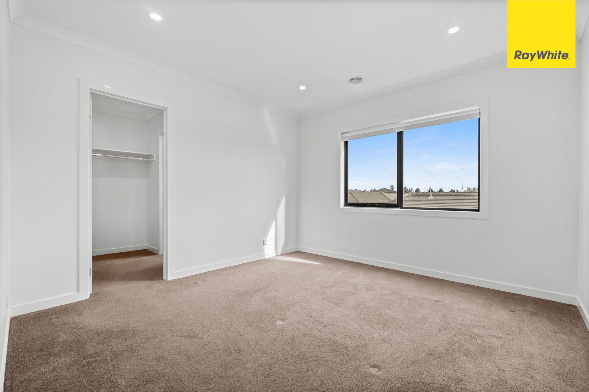 58 Fulham Crescent — photo 14 of 19