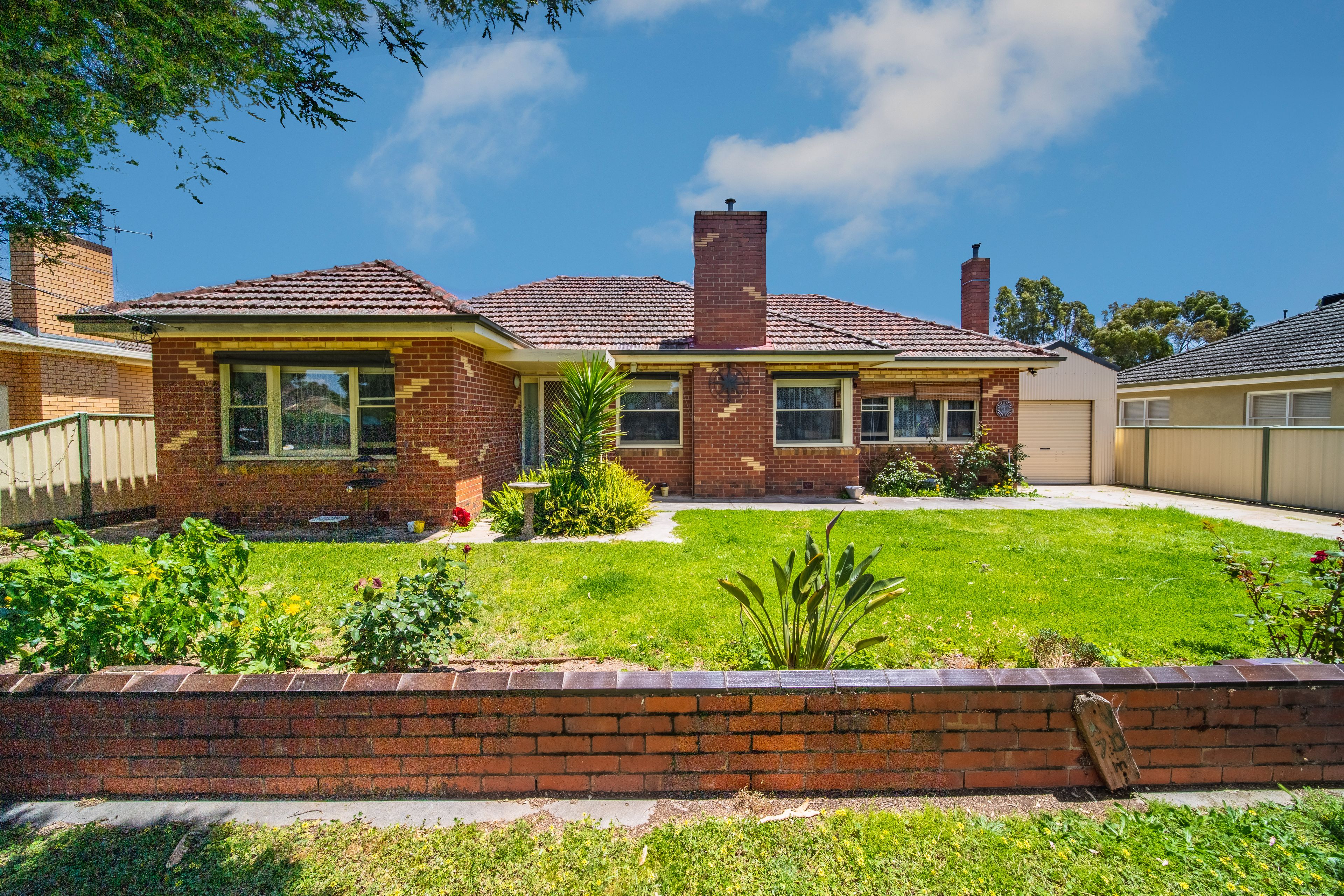 15 Mitchell Street, Kangaroo Flat, VIC 3555