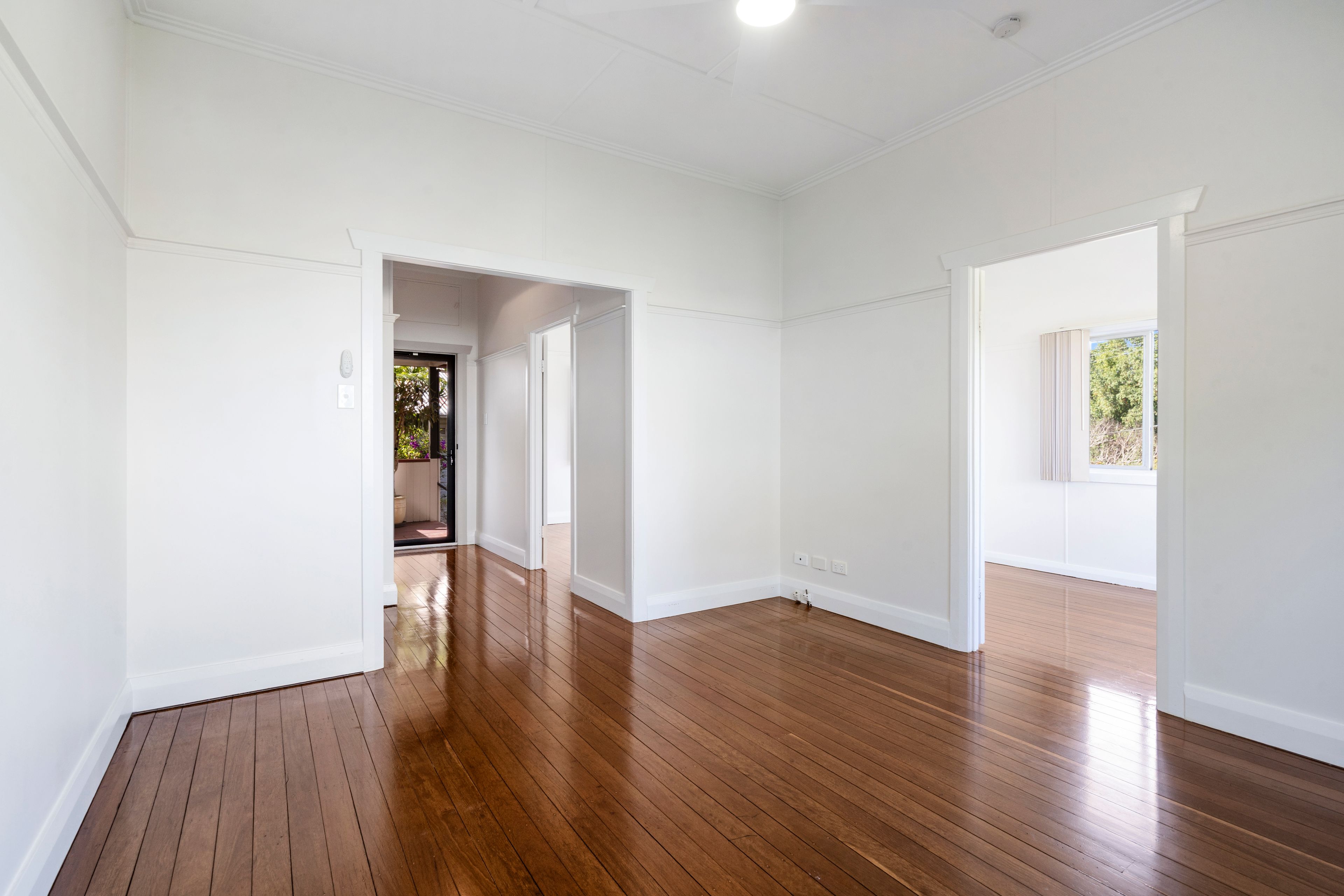 475 Tweed Valley Way — photo 5 of 21