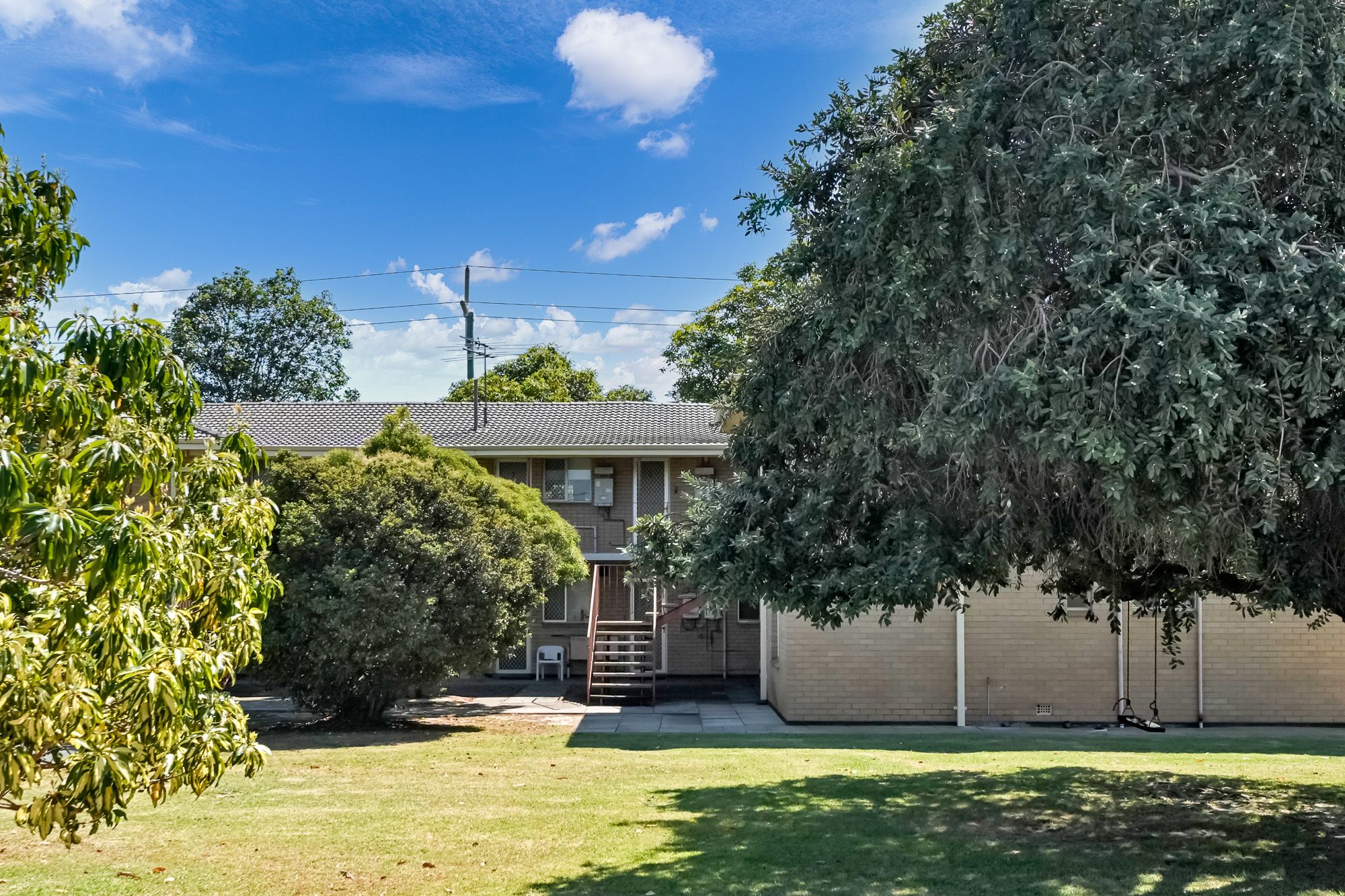 2/122 Albert Street — photo 3 of 13