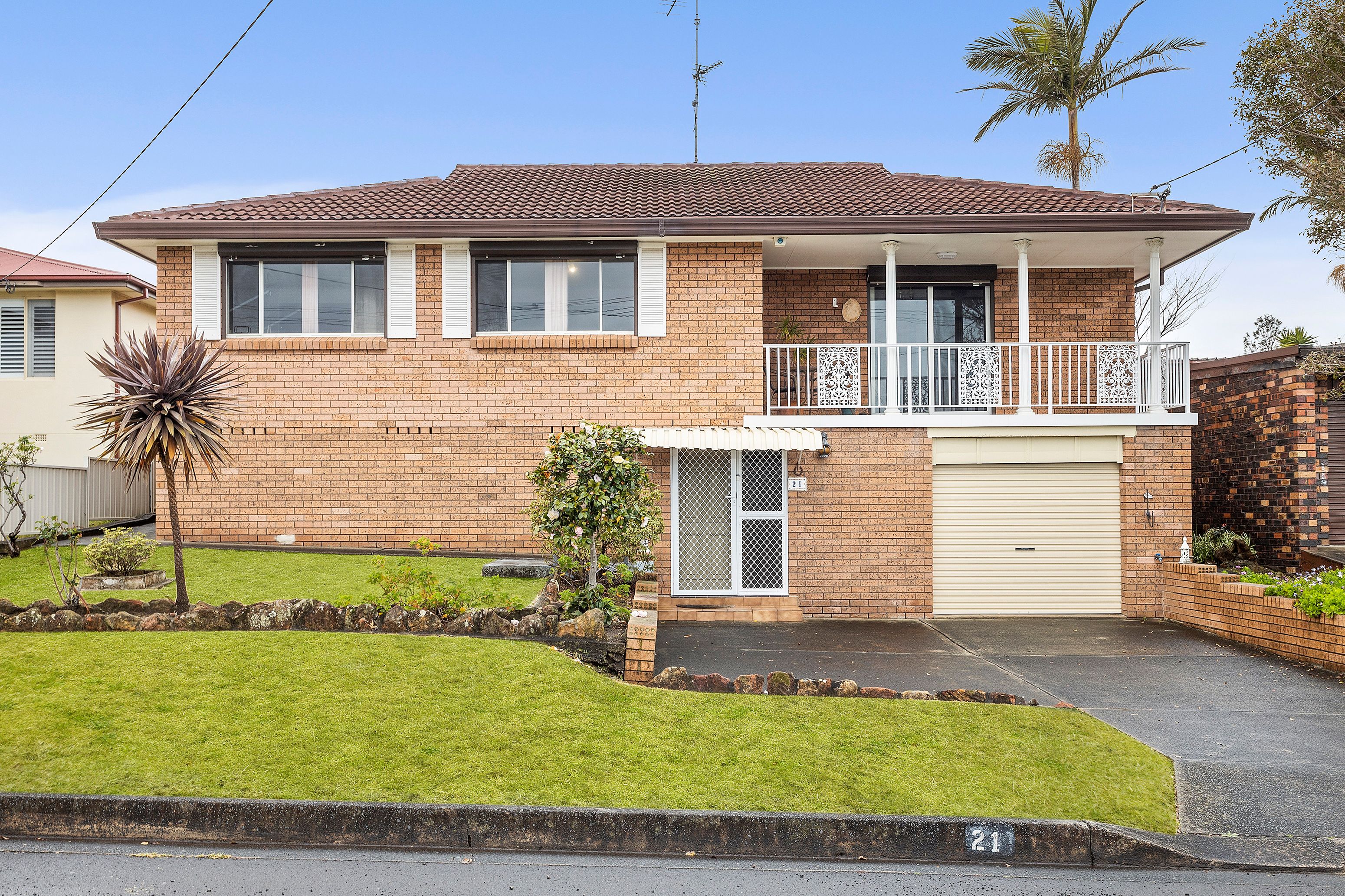 21 Lawrence Avenue, Mount Warrigal NSW 2528
