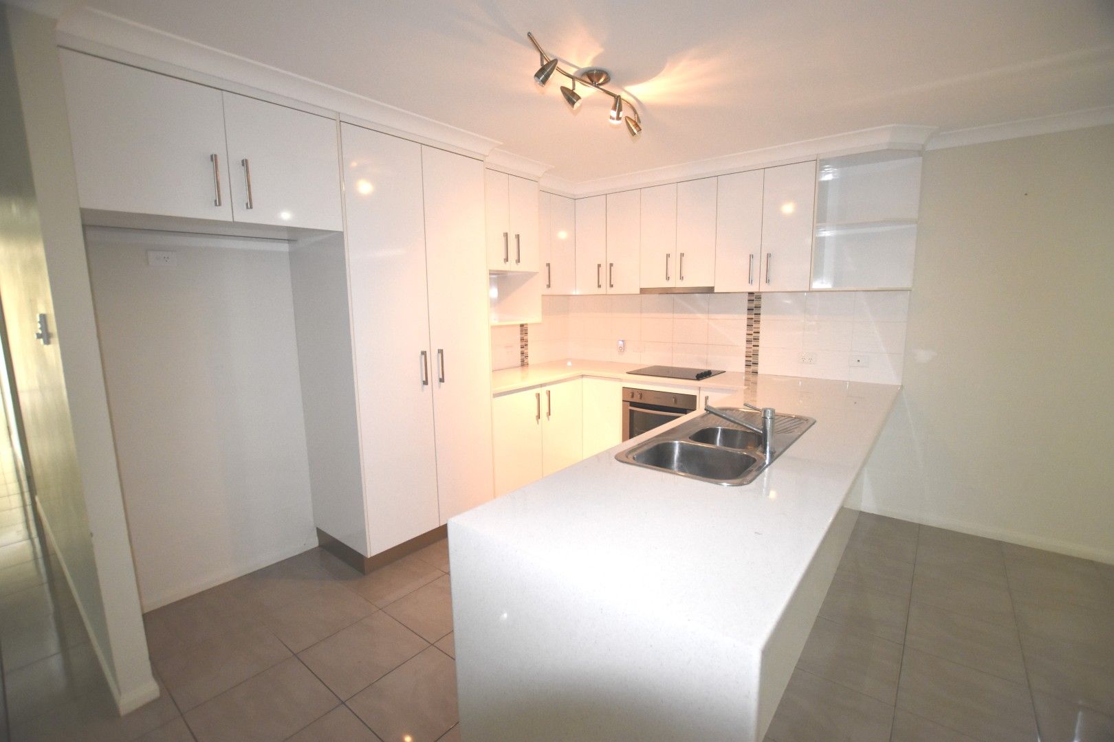 2/8 Beaver Avenue, South Gladstone, QLD 4680