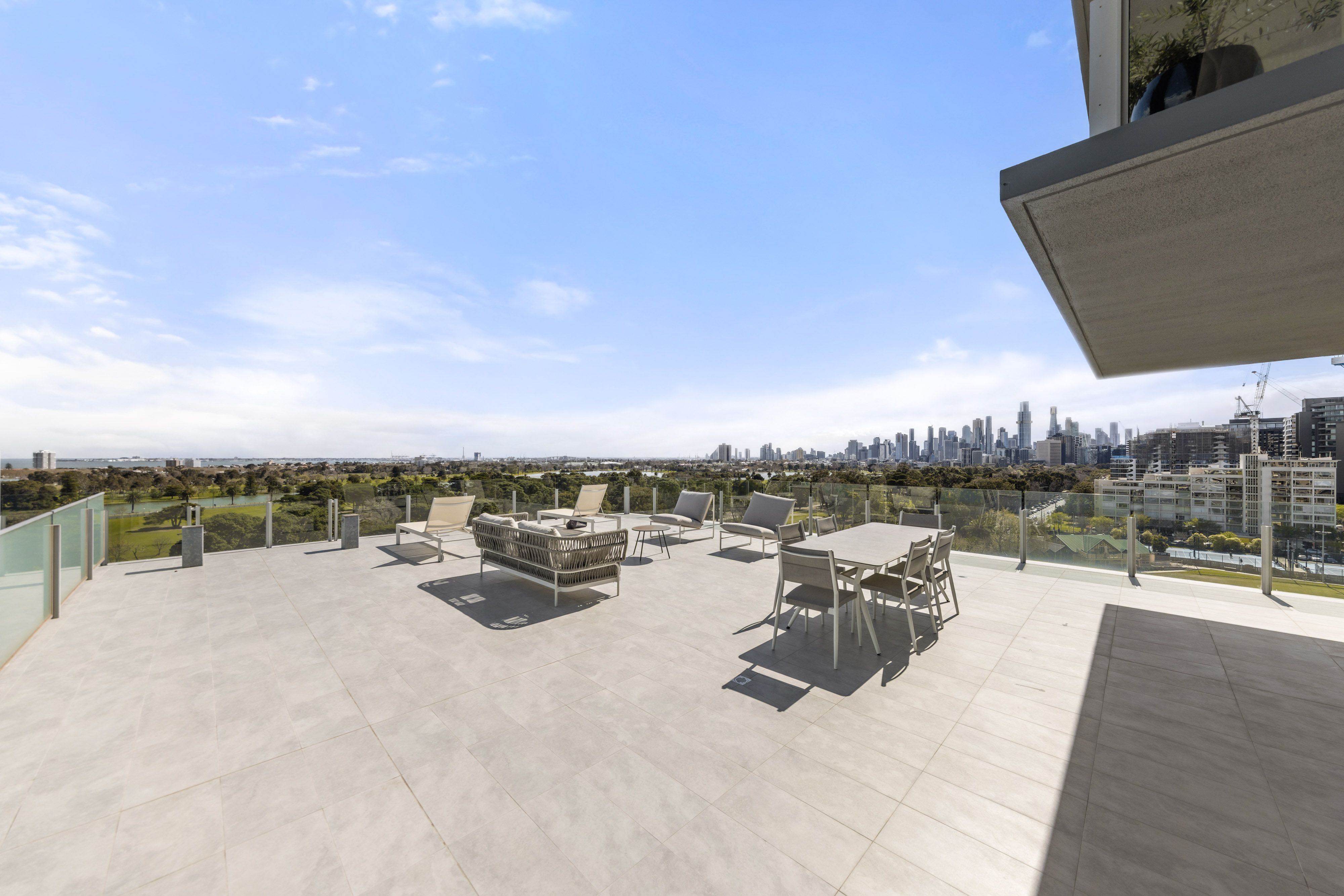 902/1 Roy Street, Melbourne VIC 3004