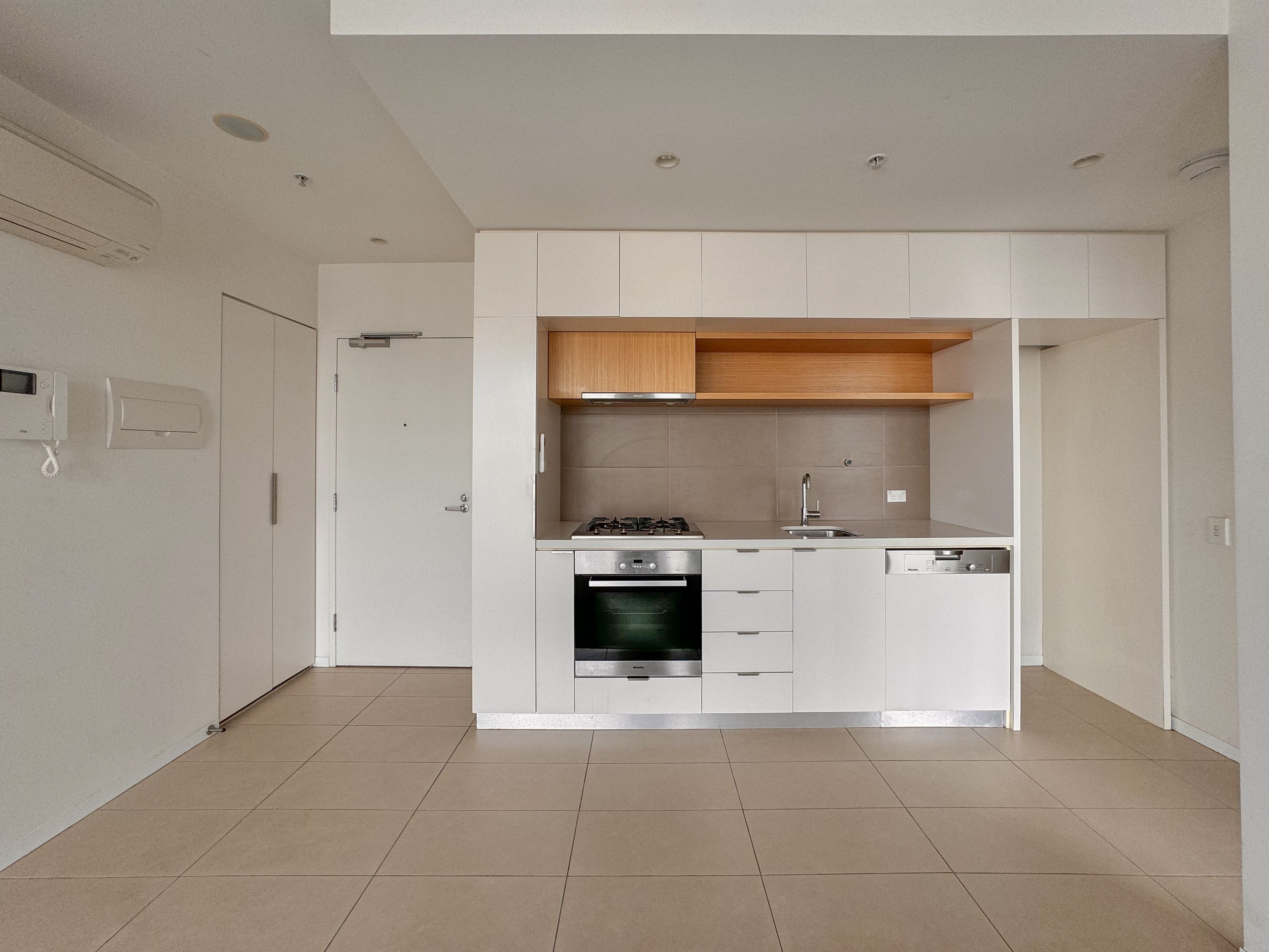 E802/11 Flockhart Street, Abbotsford, VIC 3067