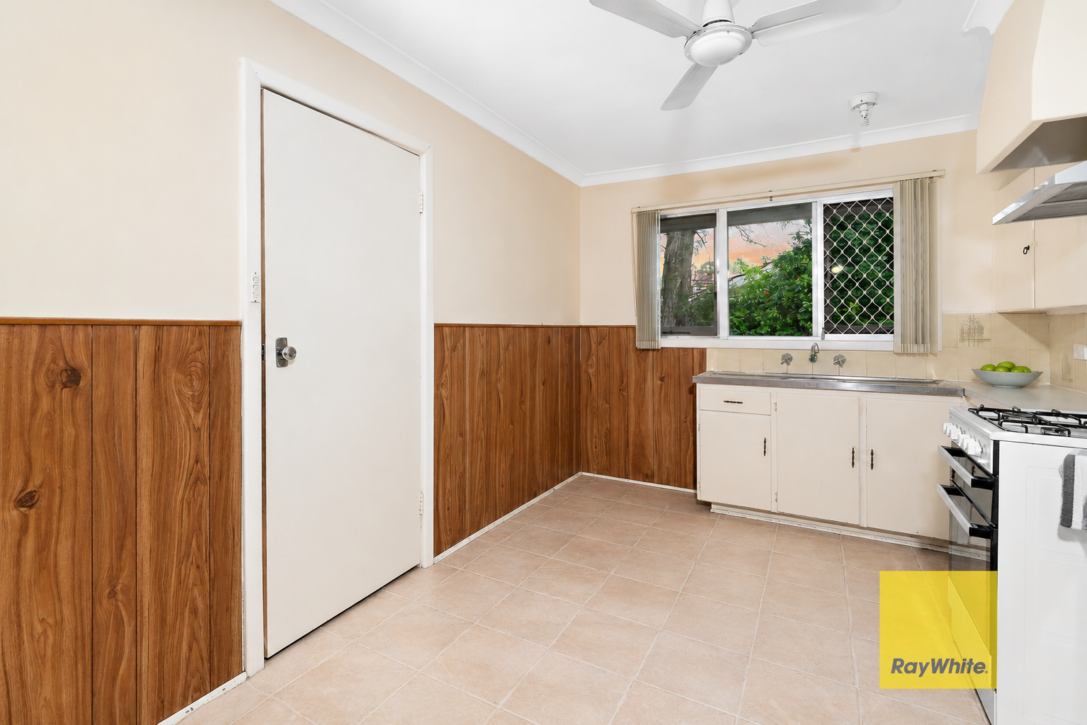30 Golders Way — photo 8 of 20