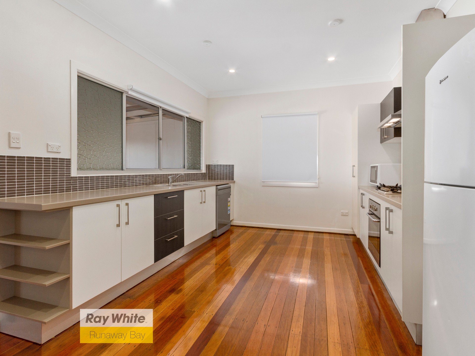 21 Kingsley Street, Labrador, QLD 4215