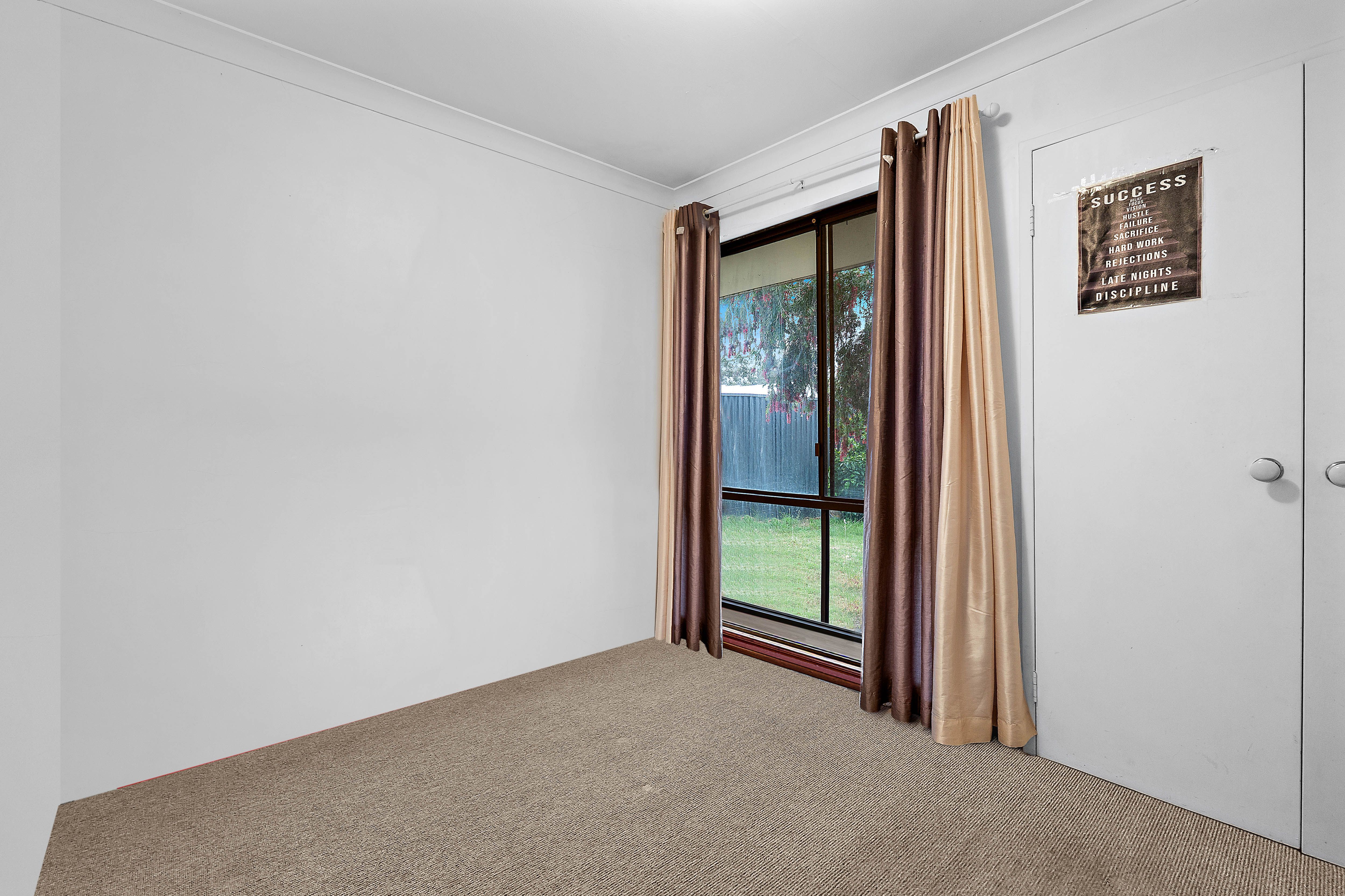 31 Huggins Road — photo 12 of 18