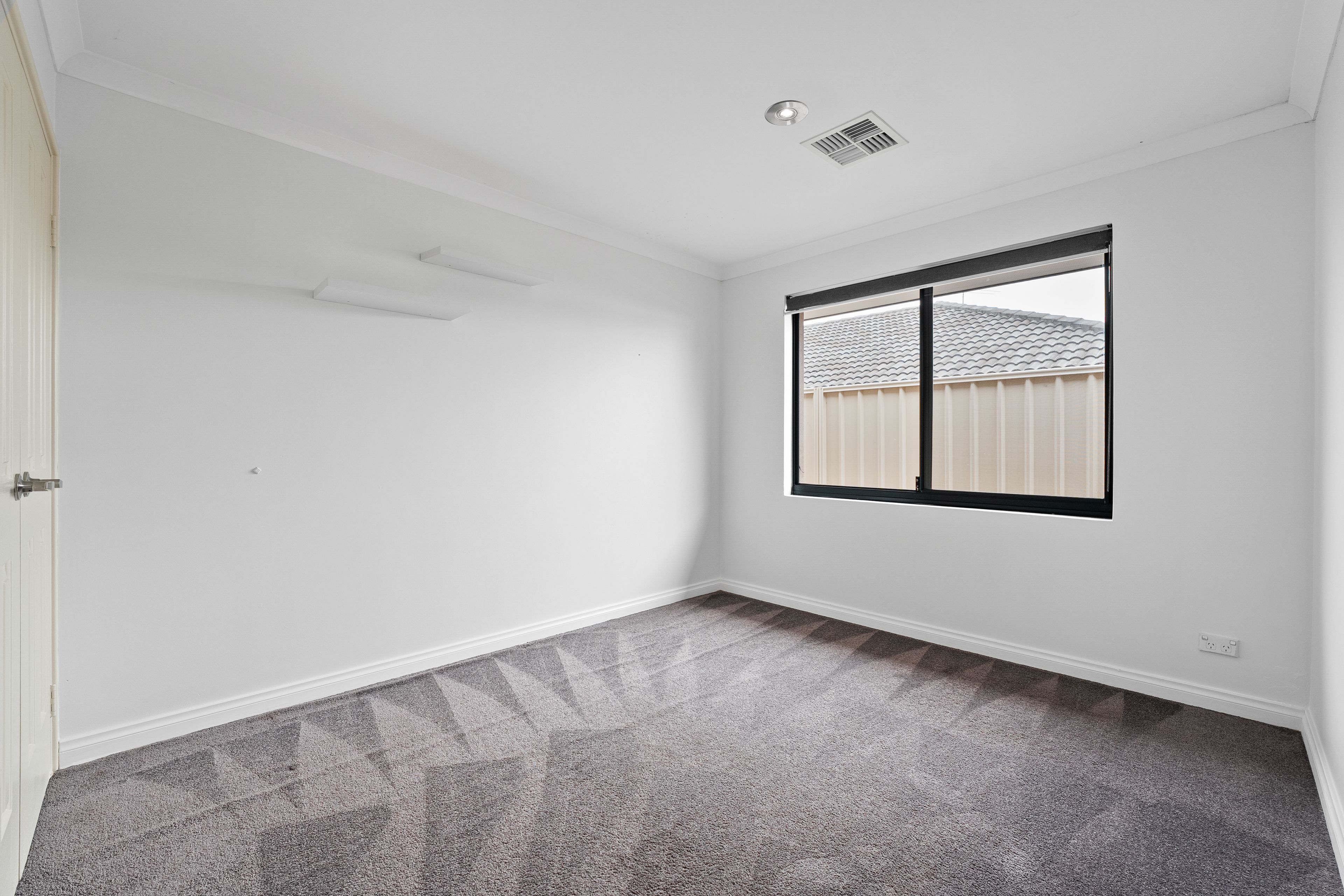 33 Liesham Crescent — photo 23 of 30