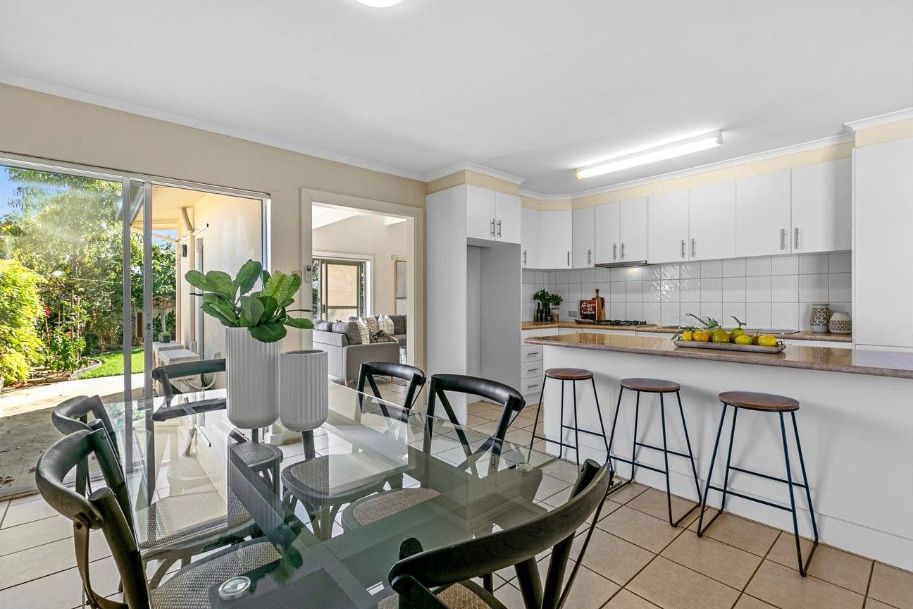 1/4 Saltash Avenue, Christies Beach, SA 5165