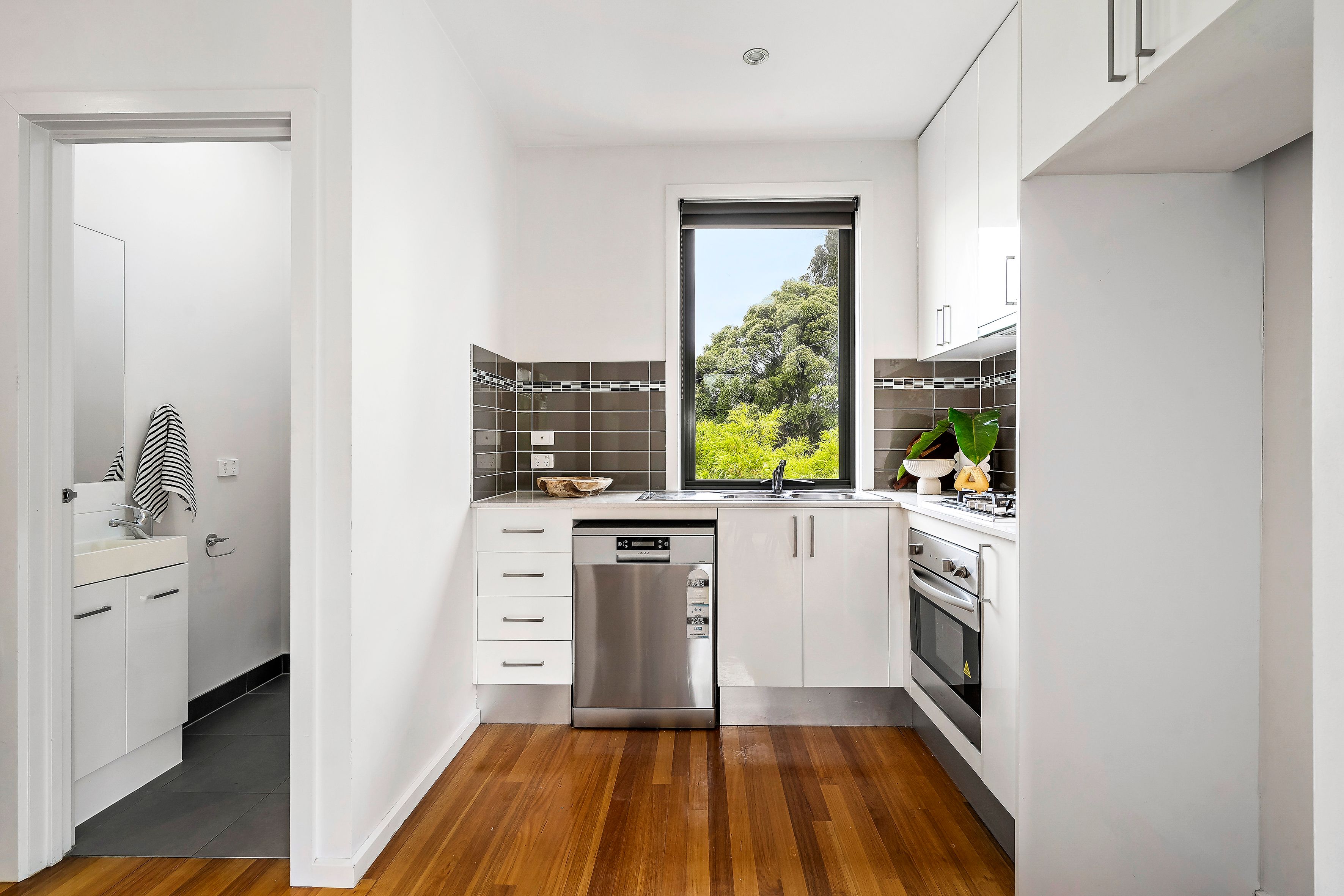 2/158 Derby Street — photo 5 of 16