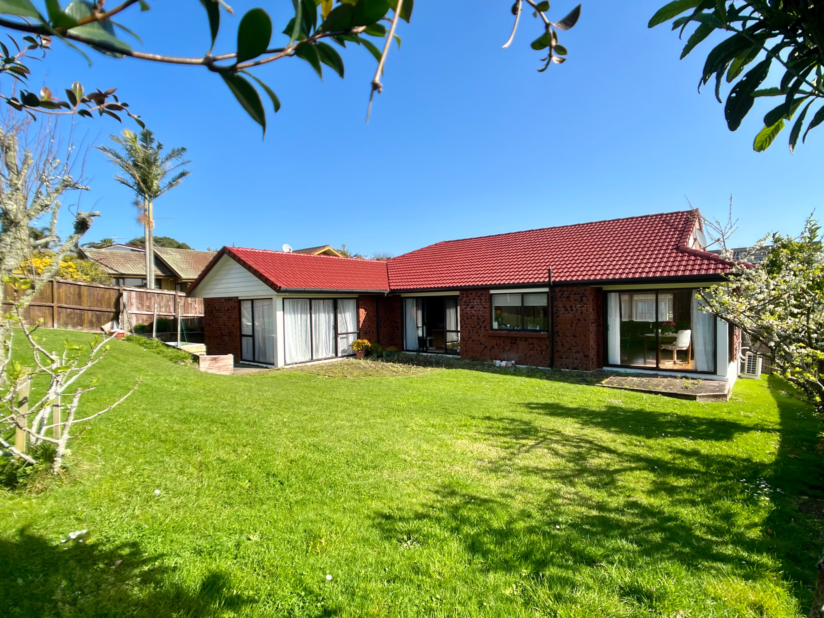 33 Oliver Road, Eastern Beach, Manukau City