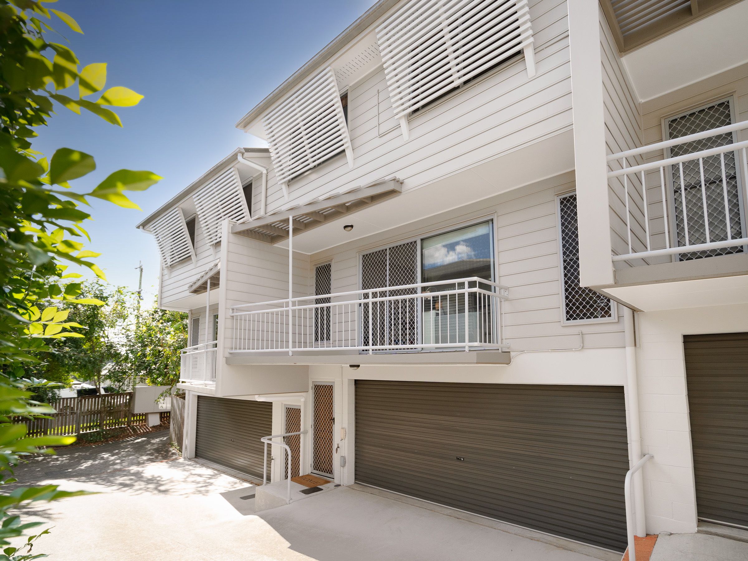 8 Eric Road, Holland Park QLD 4121
