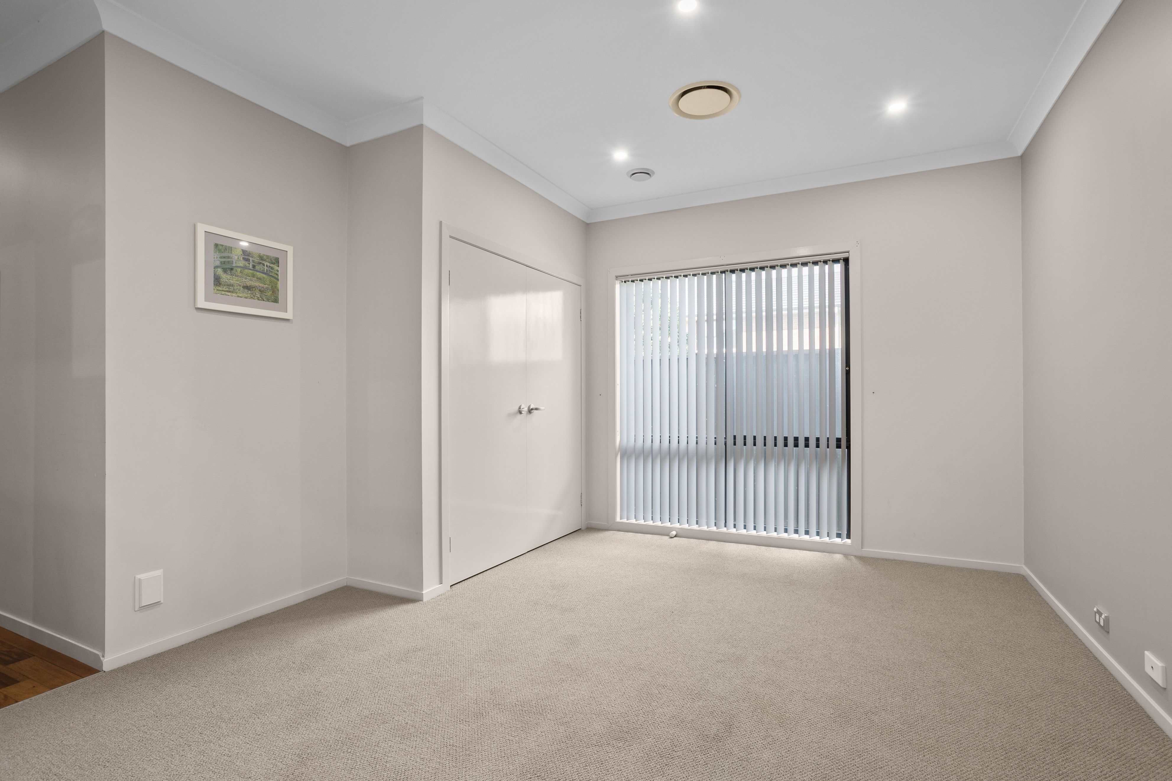 13 Sandy Bay Avenue — photo 8 of 12