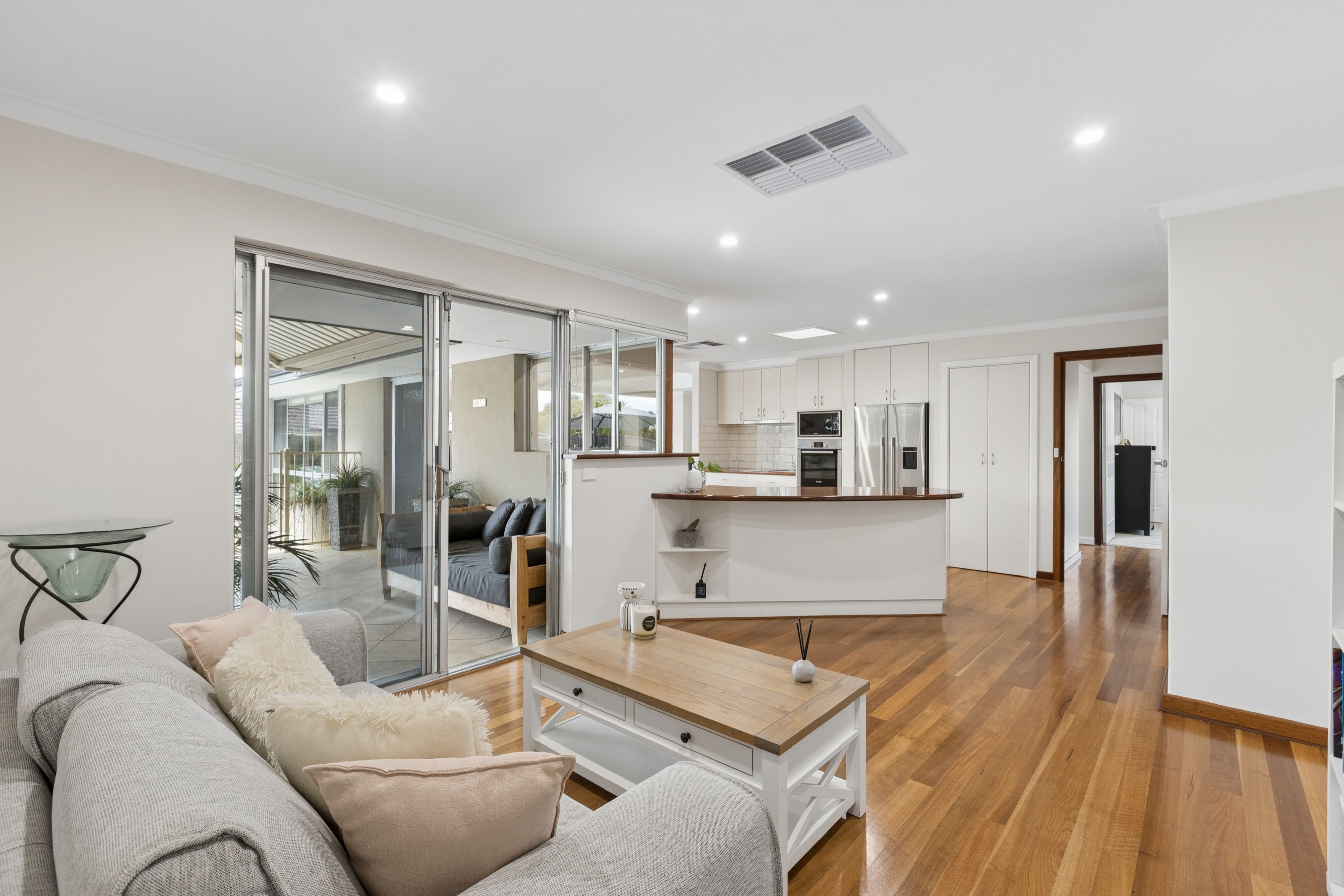 18 Dundee Court — photo 14 of 30