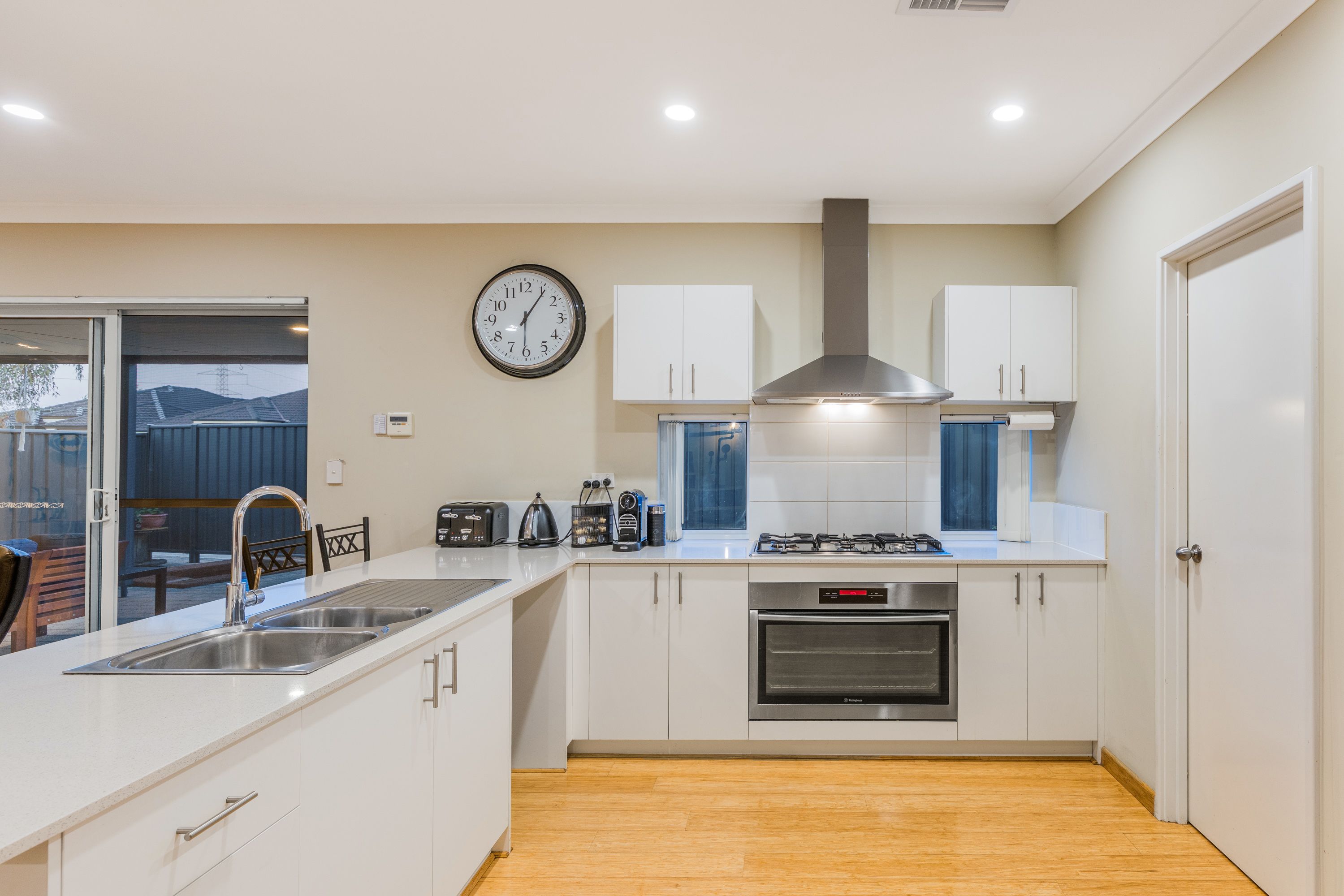 16 ALBAVALE Road — photo 4 of 21