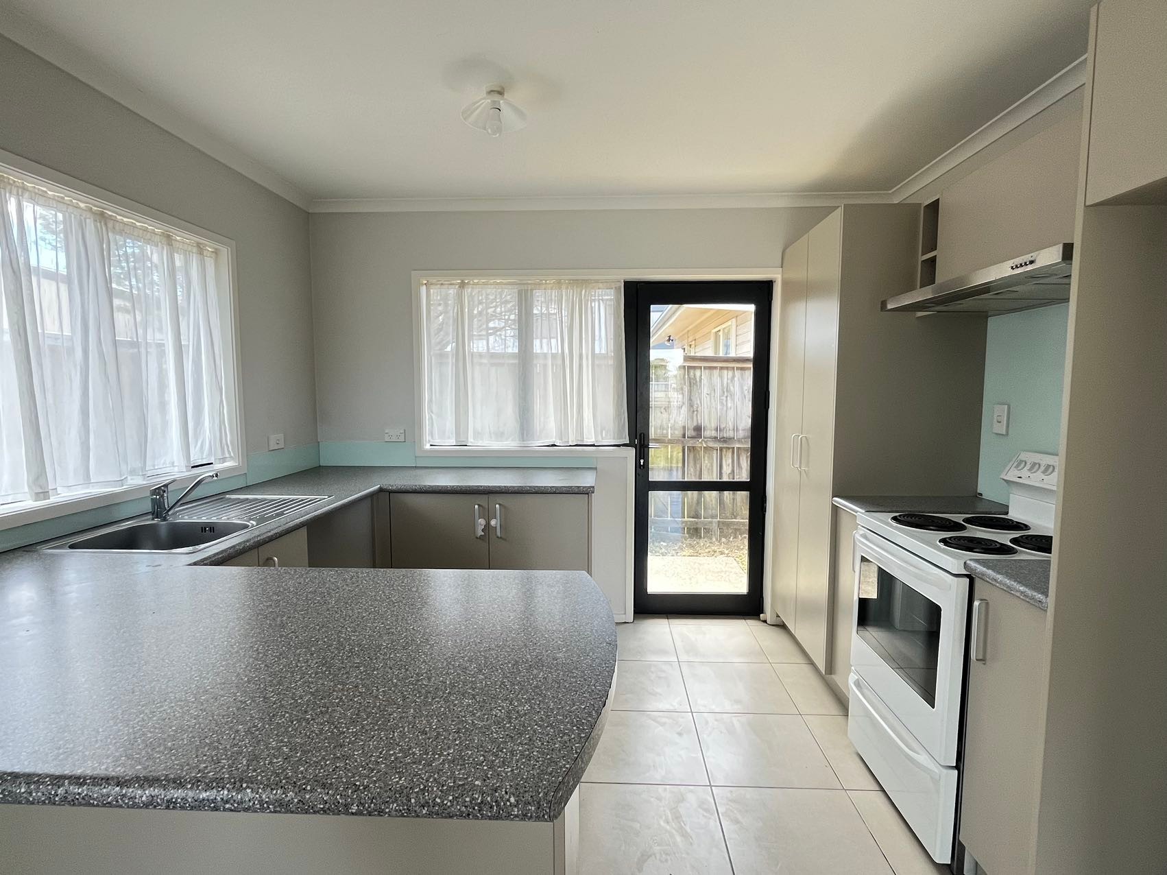 3/2 Swan Crescent, Pakuranga, Manukau City
