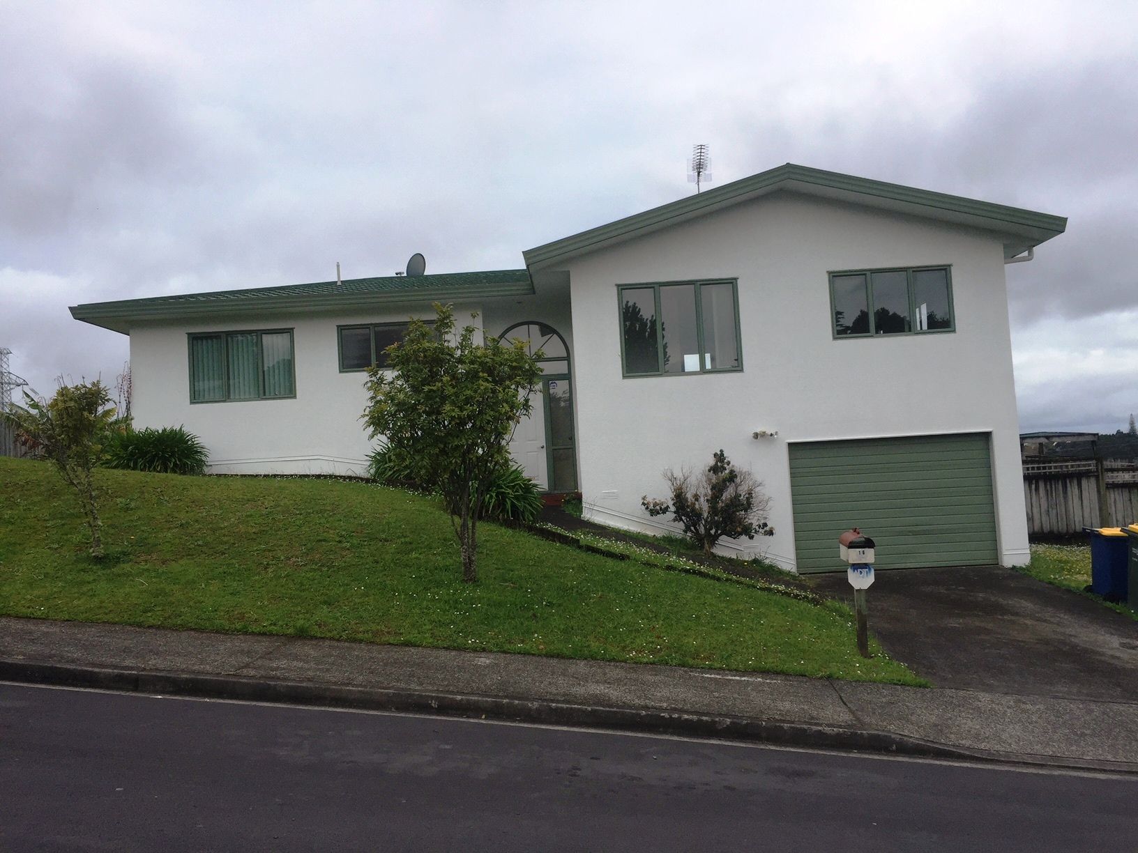 16 Longview Rise, Massey, Waitakere City